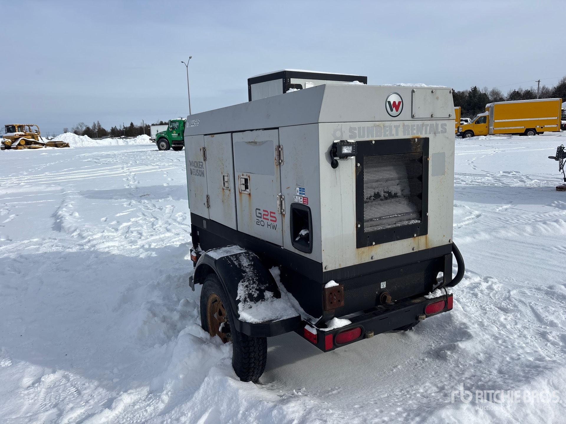 General Appearance with Picture, Left Rear Corner