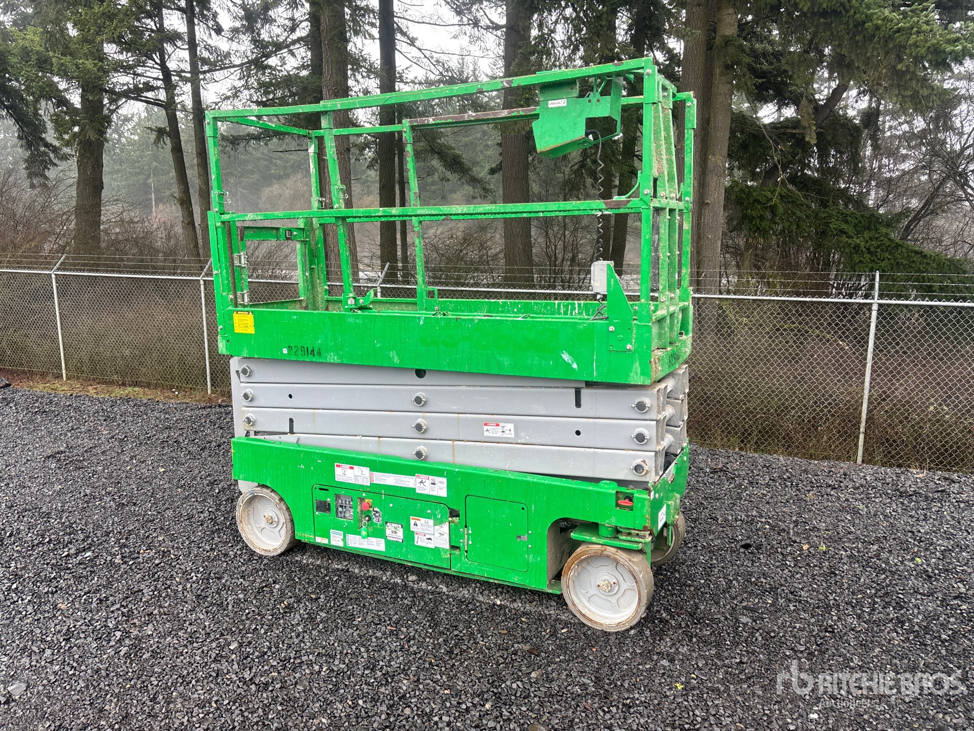 General Appearance with Picture, Right Front Corner