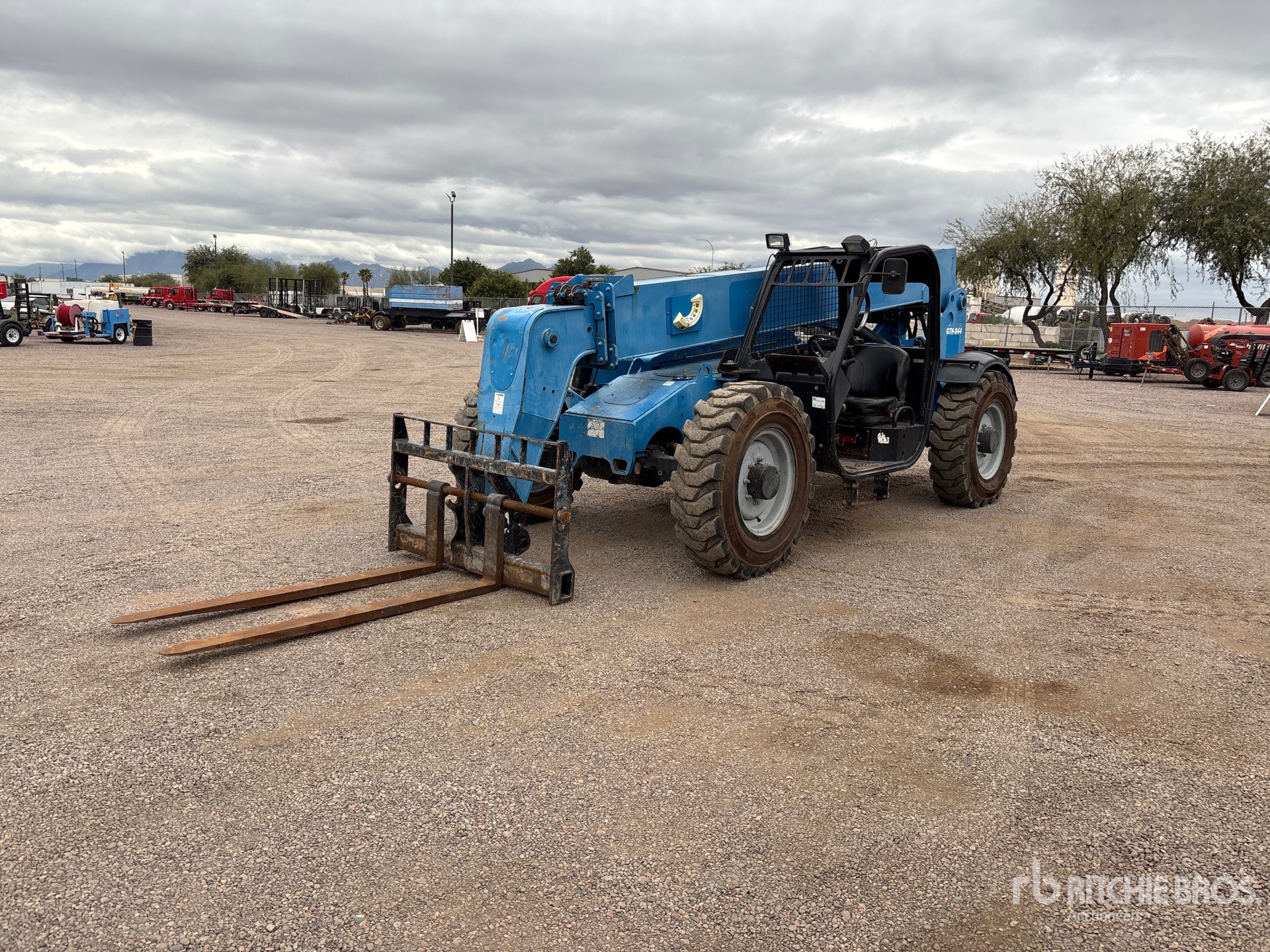 General Appearance with Picture, Left Front Corner