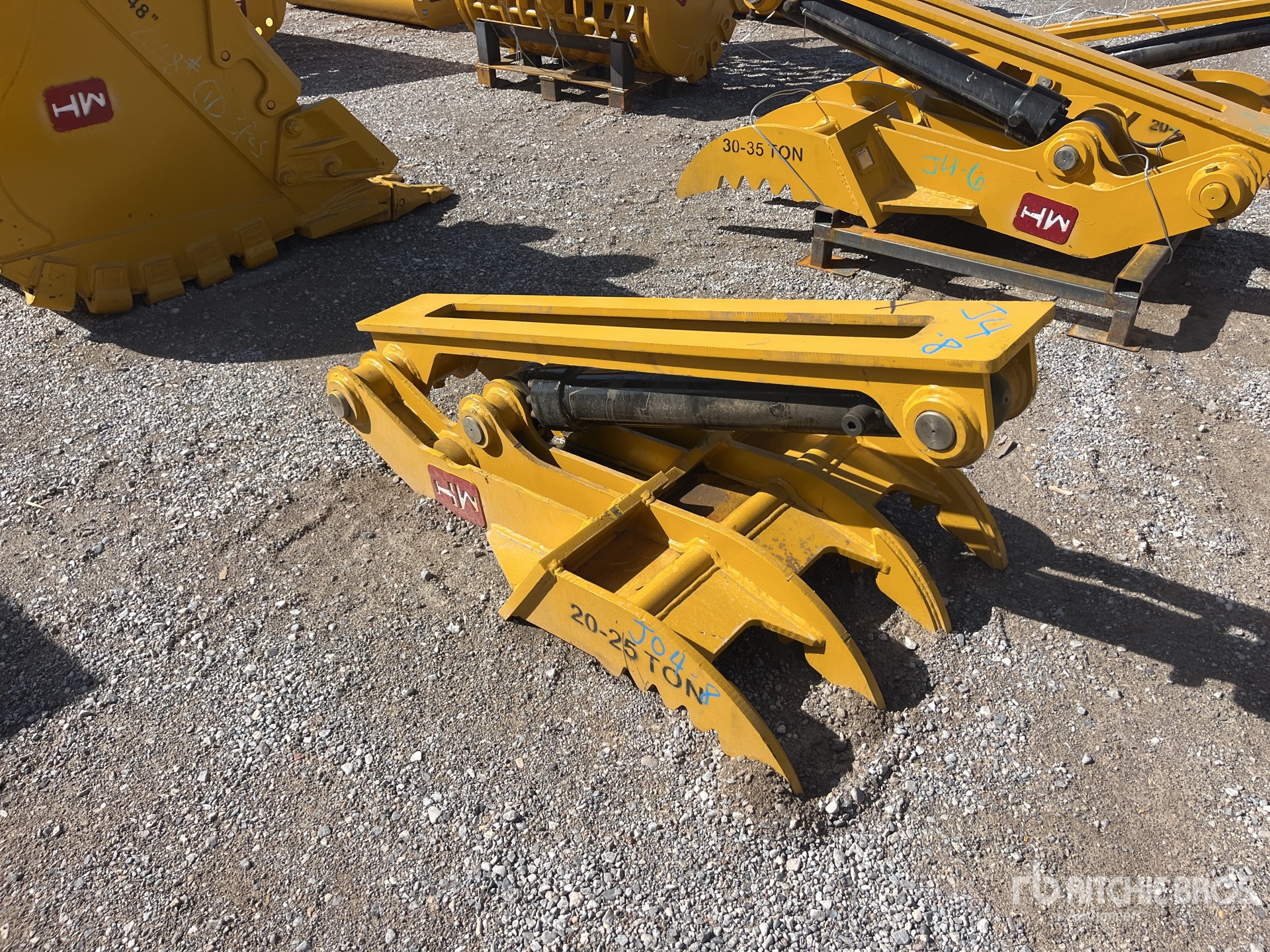 General Appearance with Bild, Ecke vorne rechts