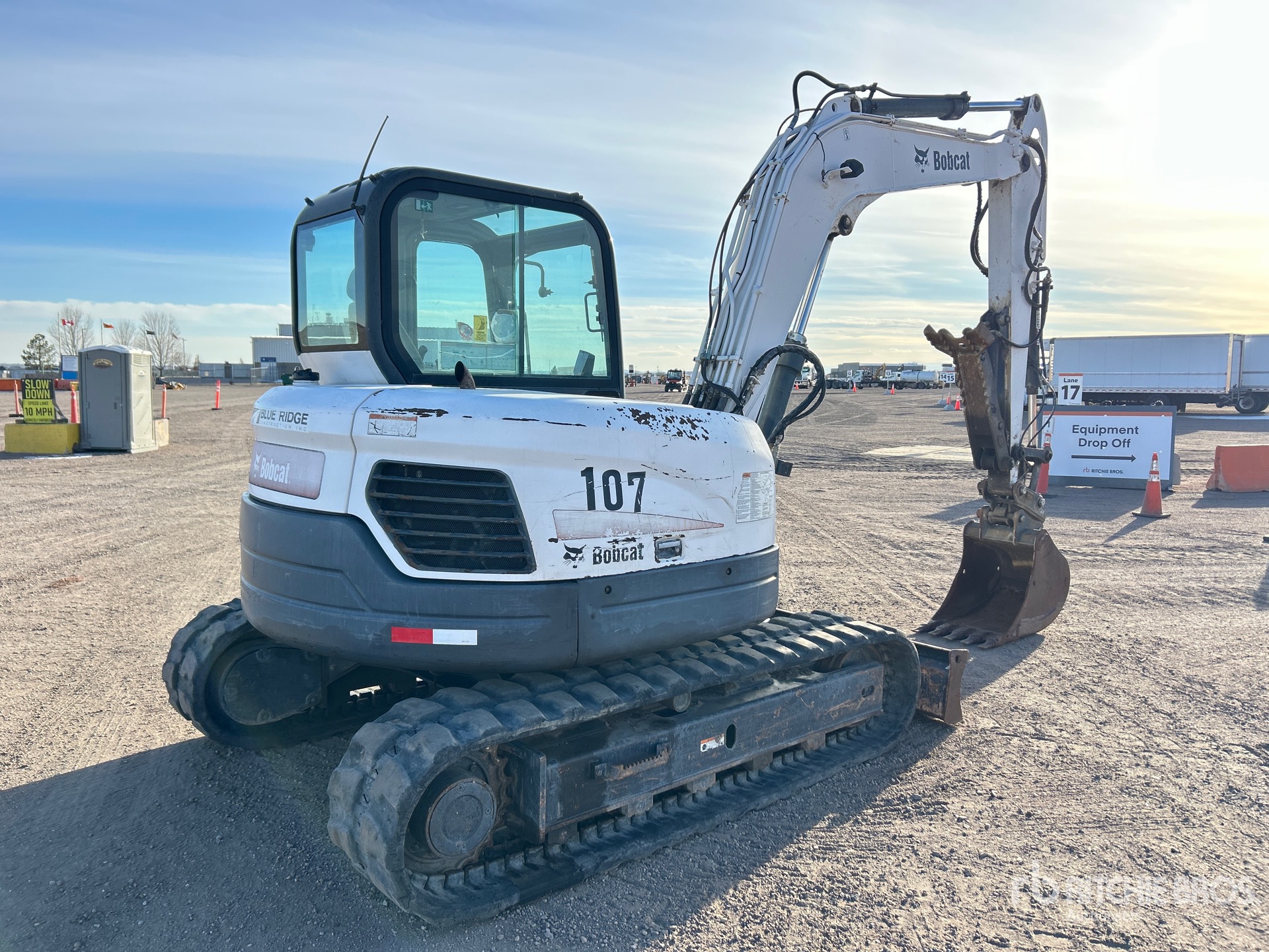 General Appearance with Picture, Right Rear Corner