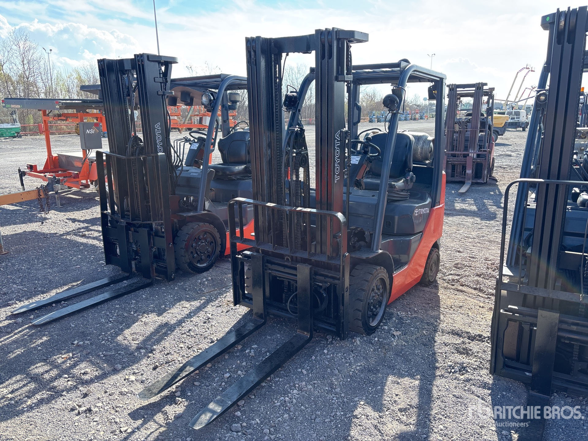 General Appearance with Featured Photo