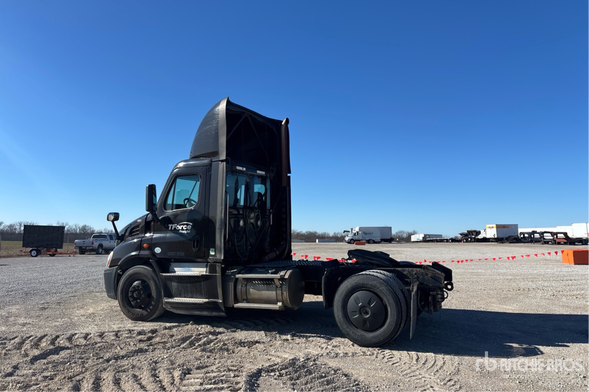 General Appearance with Bild, Ecke hinten links