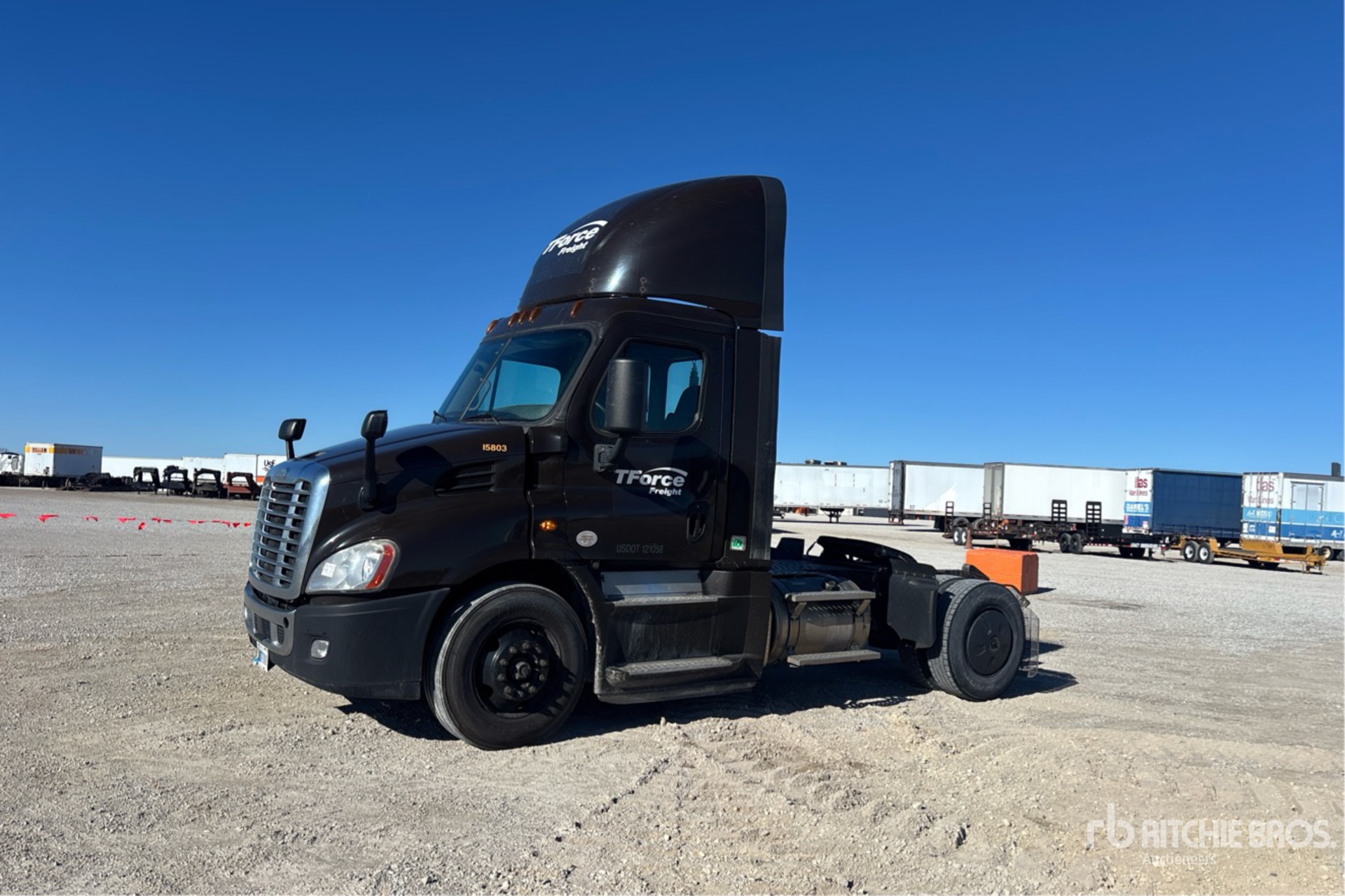 General Appearance with Bild, Ecke vorne links