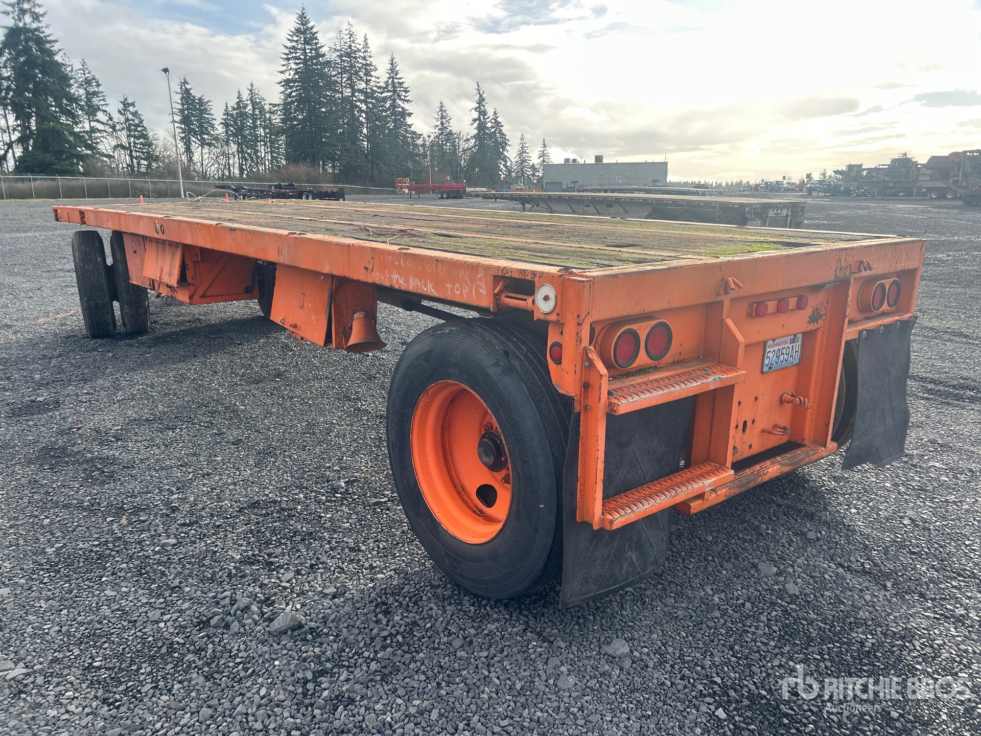 Aspect général with Image, coin arrière gauche