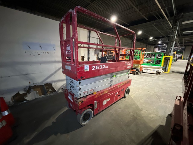 2017 MEC 2632SE Electric Scissor Lift 2017 MEC 2632SE Electric Scissor Lift