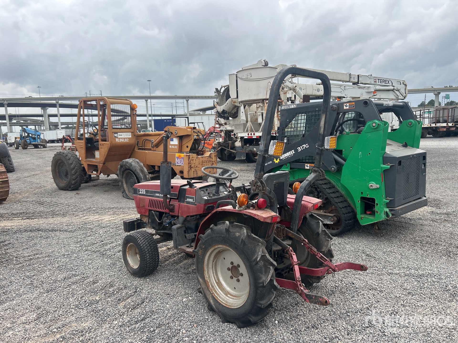 General Appearance with Foto, angolo posteriore sinistro