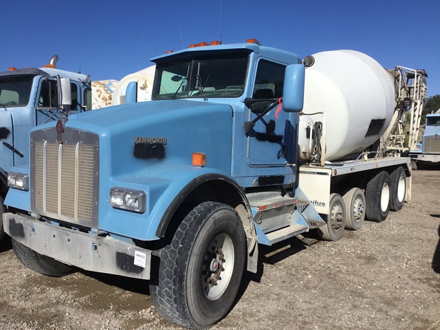 2005 Kenworth W900B 12x4 Mixer Truck 2005 Kenworth W900B 12x4 Mixer Truck