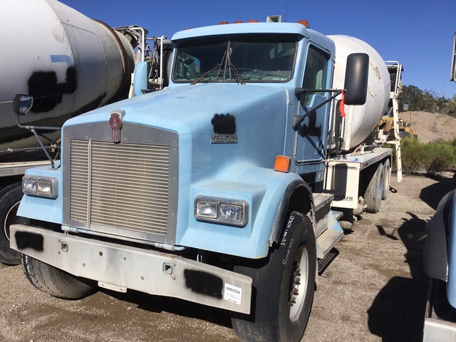 2006 Kenworth W900 12x4 Mixer Truck (Inoperable) 2006 Kenworth W900 12x4 Mixer Truck (Inoperable)