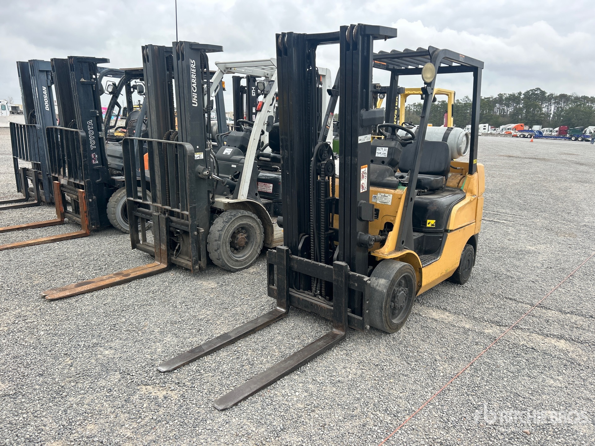 General Appearance with Bild, Ecke vorne links