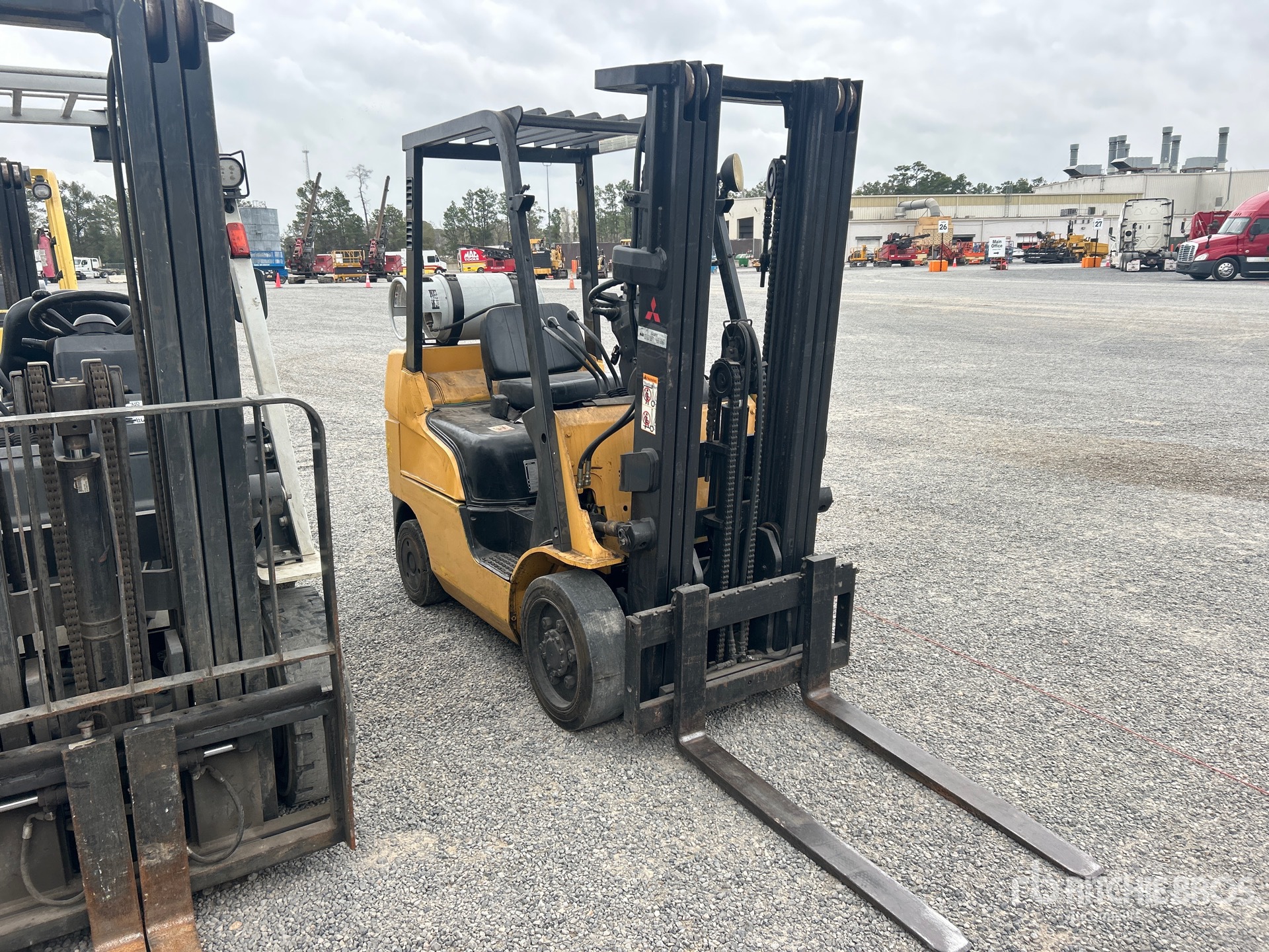 General Appearance with Bild, Ecke vorne rechts