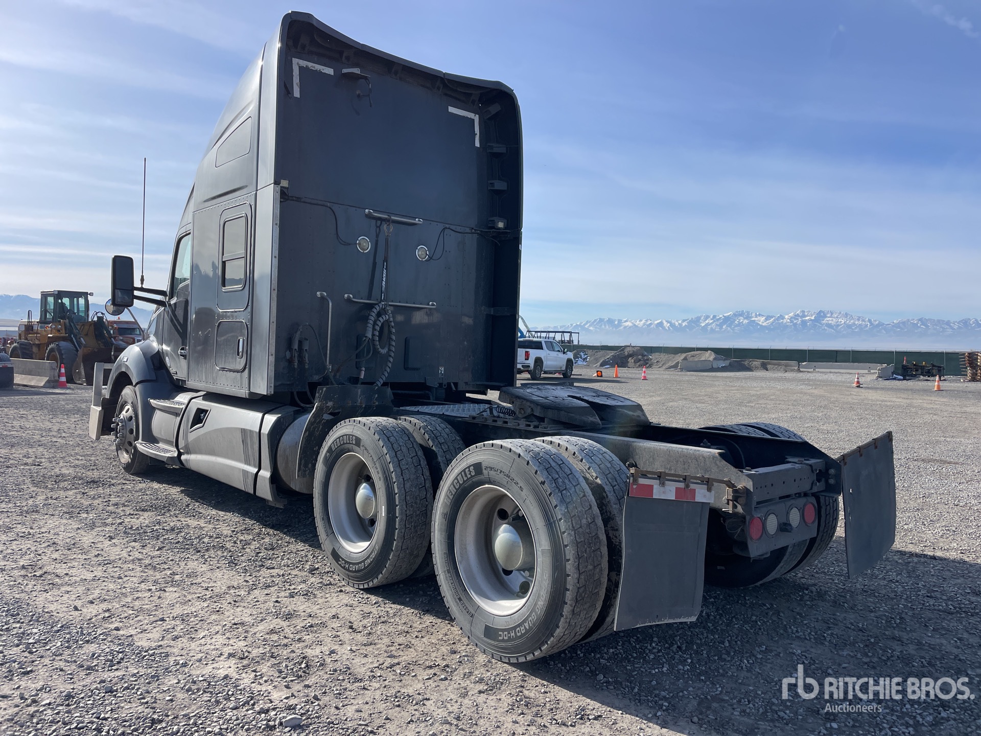 Aspect général with Image, coin arrière gauche