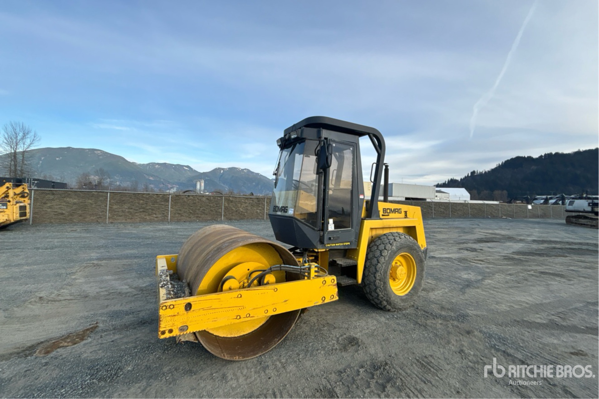 General Appearance with Picture, Left Front Corner