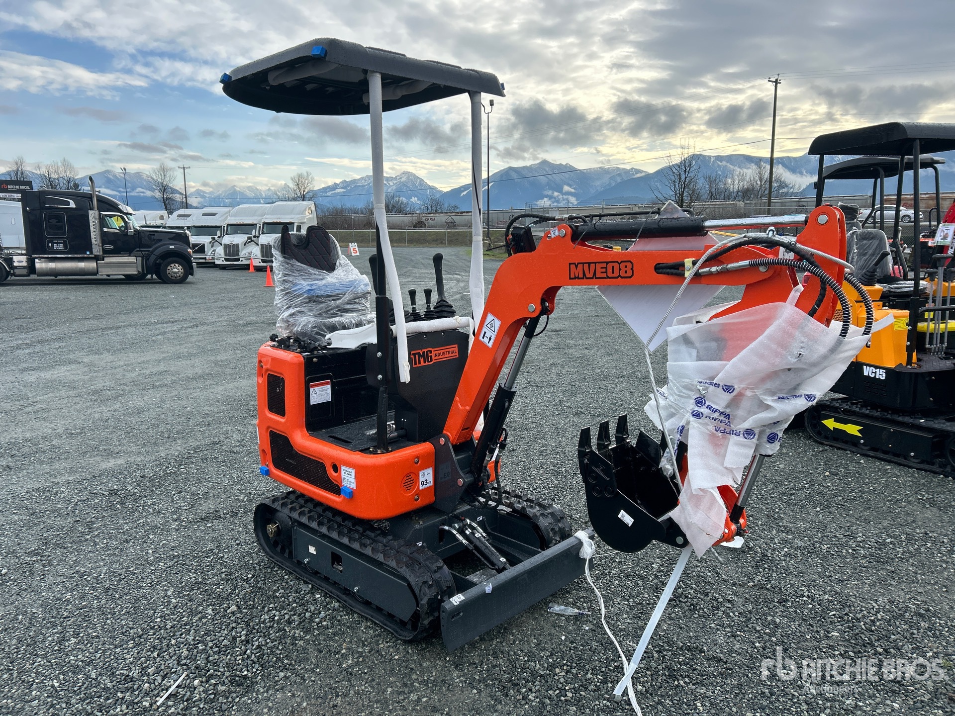 General Appearance with Picture, Right Front Corner