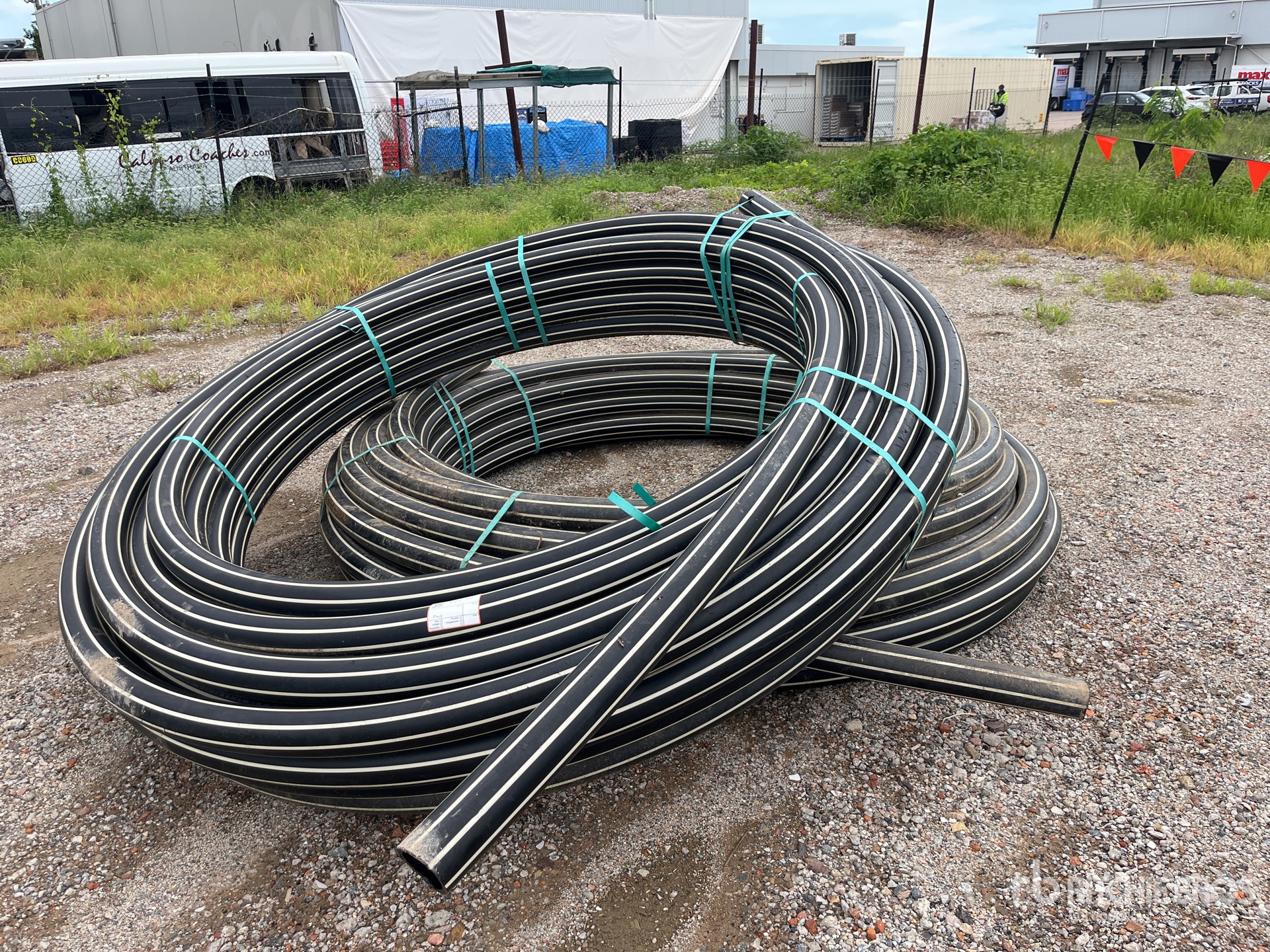 General Appearance with Bild, Ecke vorne links