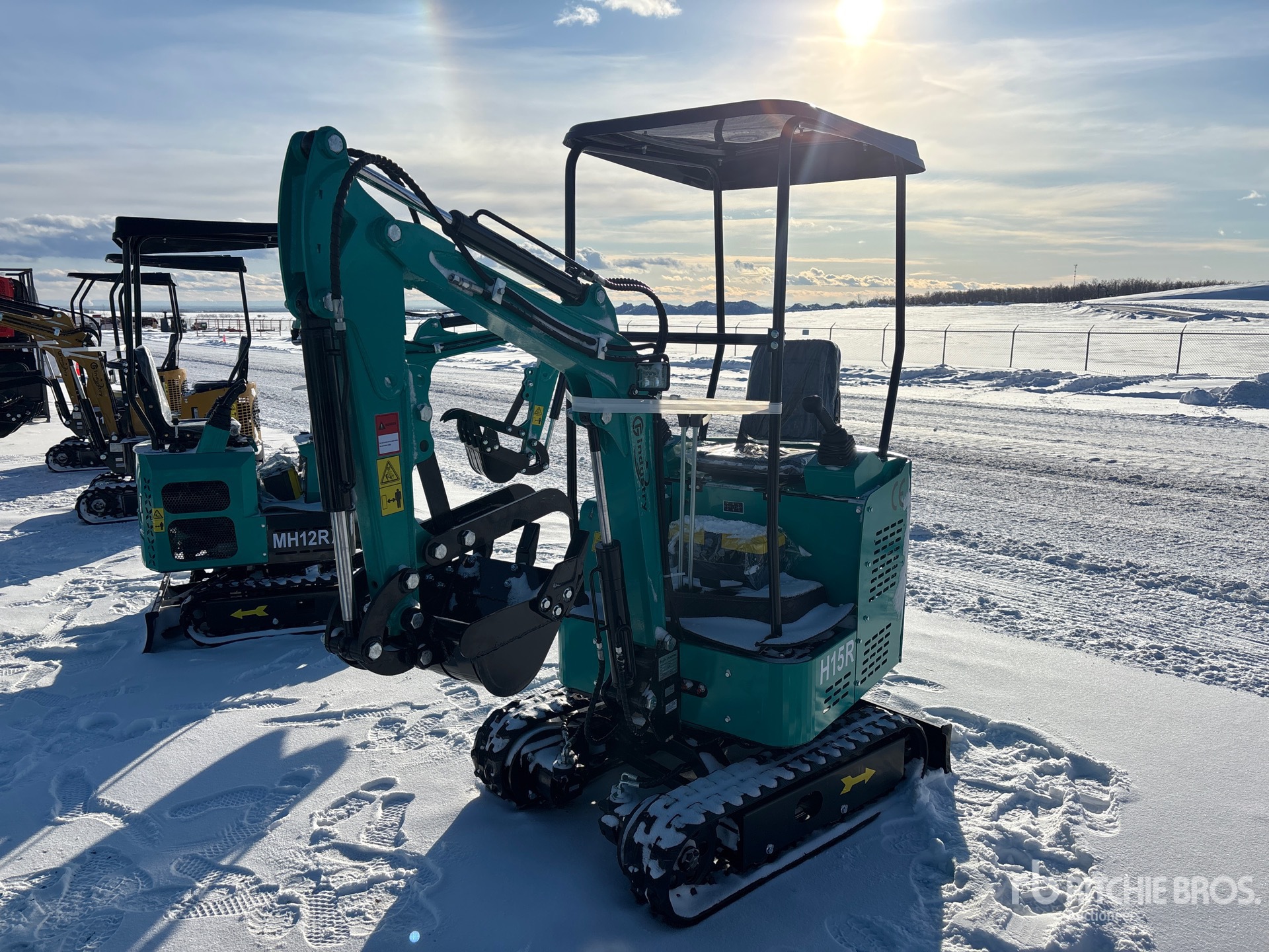 General Appearance with Picture, Left Front Corner