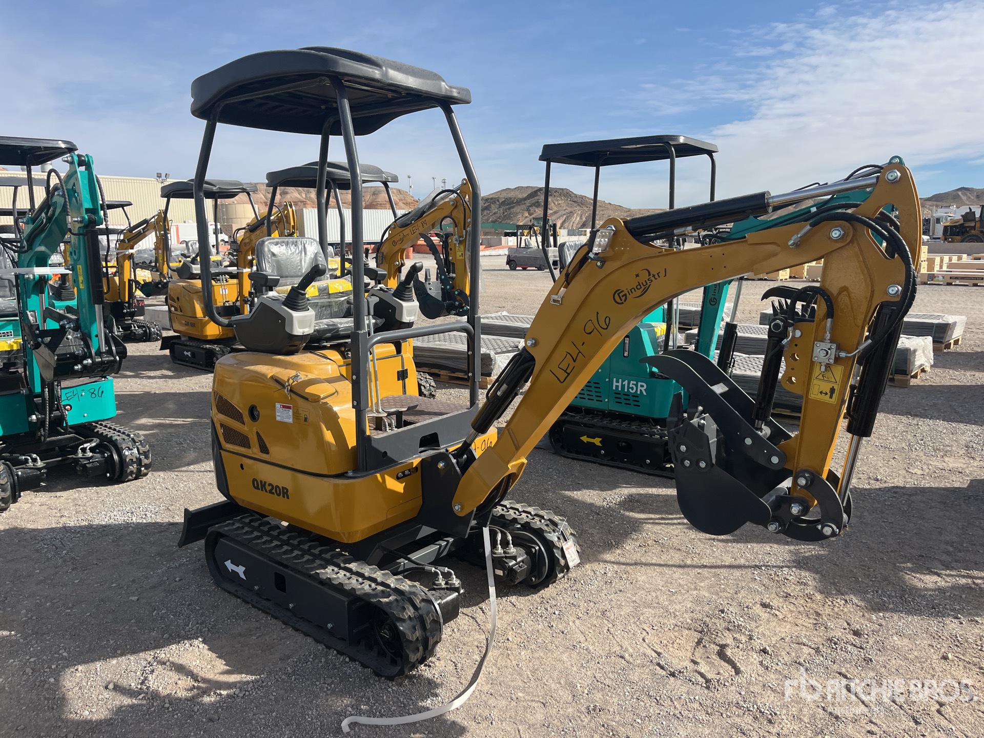 General Appearance with Picture, Right Front Corner