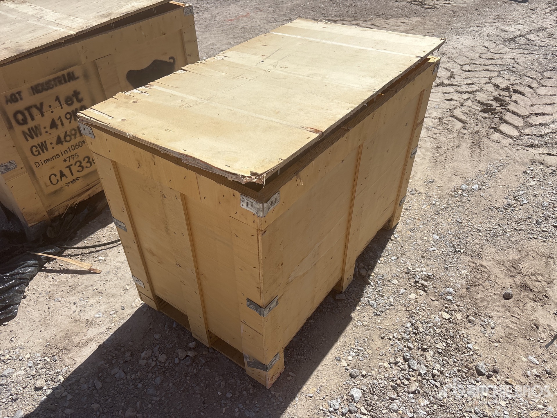 General Appearance with Picture, Left Rear Corner