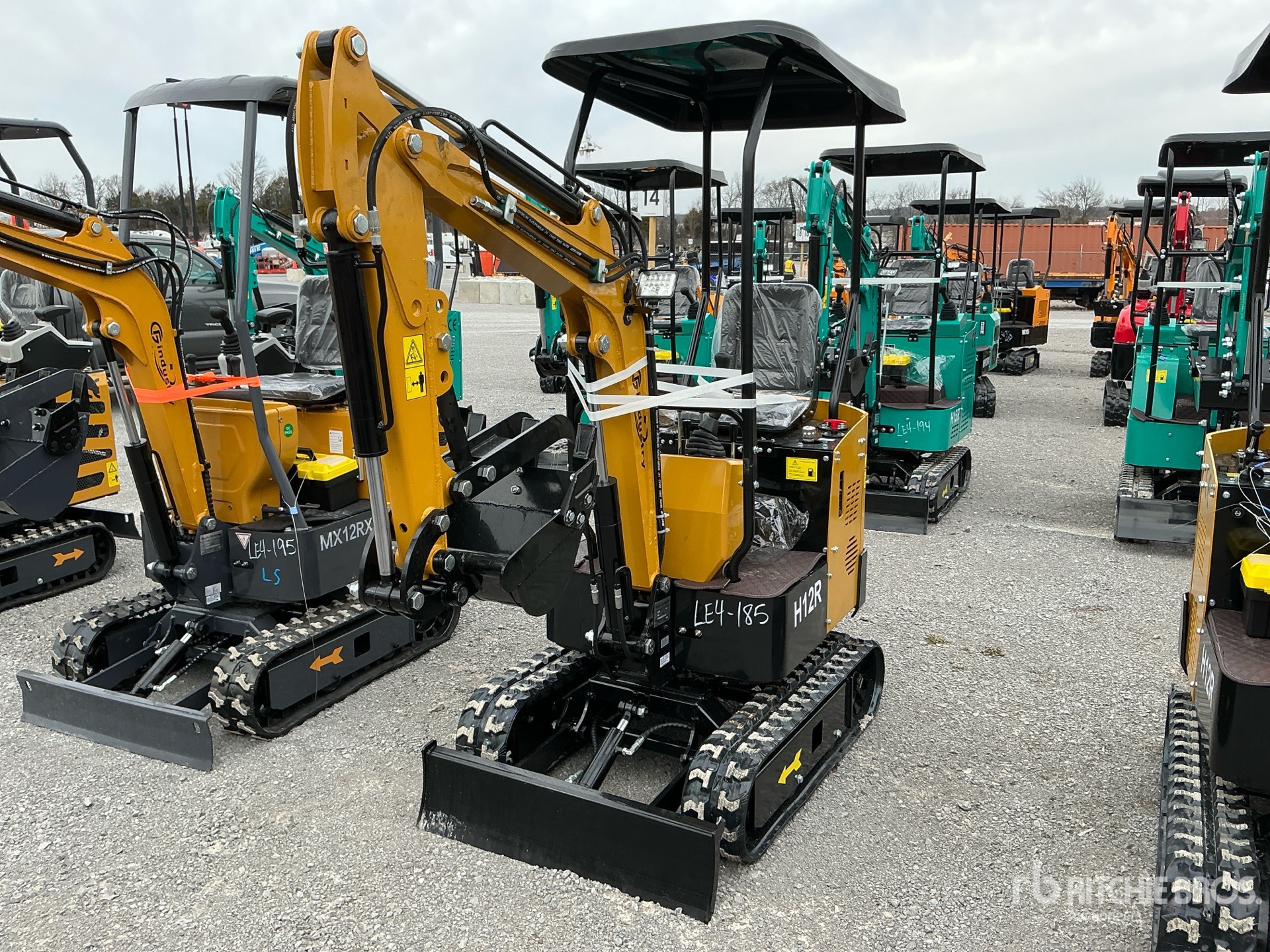 General Appearance with Picture, Left Front Corner