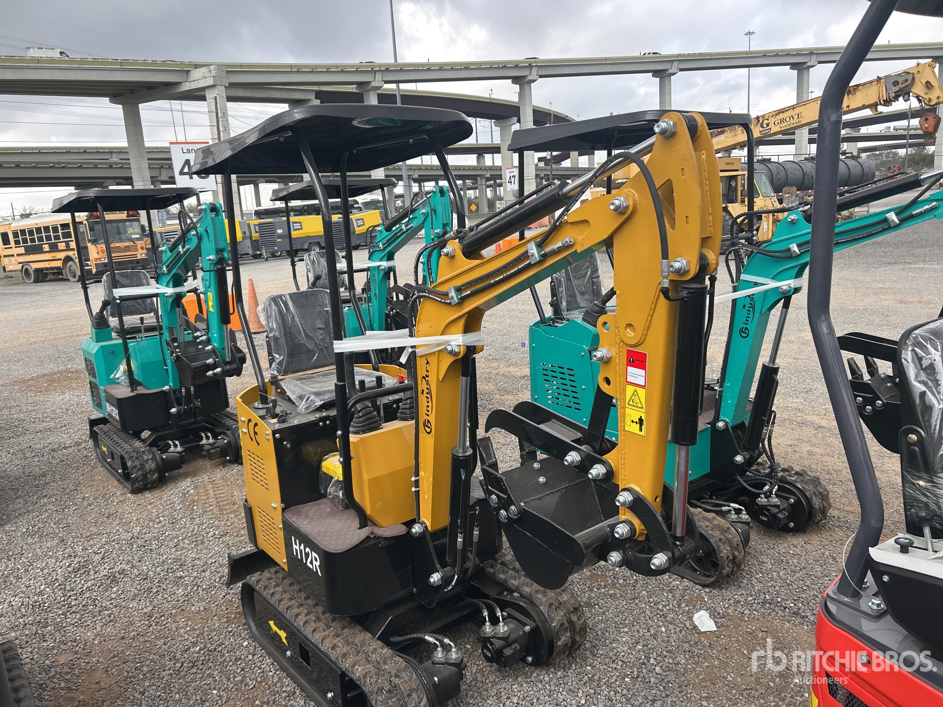 General Appearance with Picture, Right Front Corner