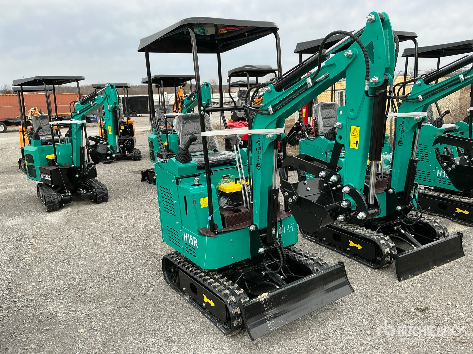 General Appearance with Picture, Right Front Corner