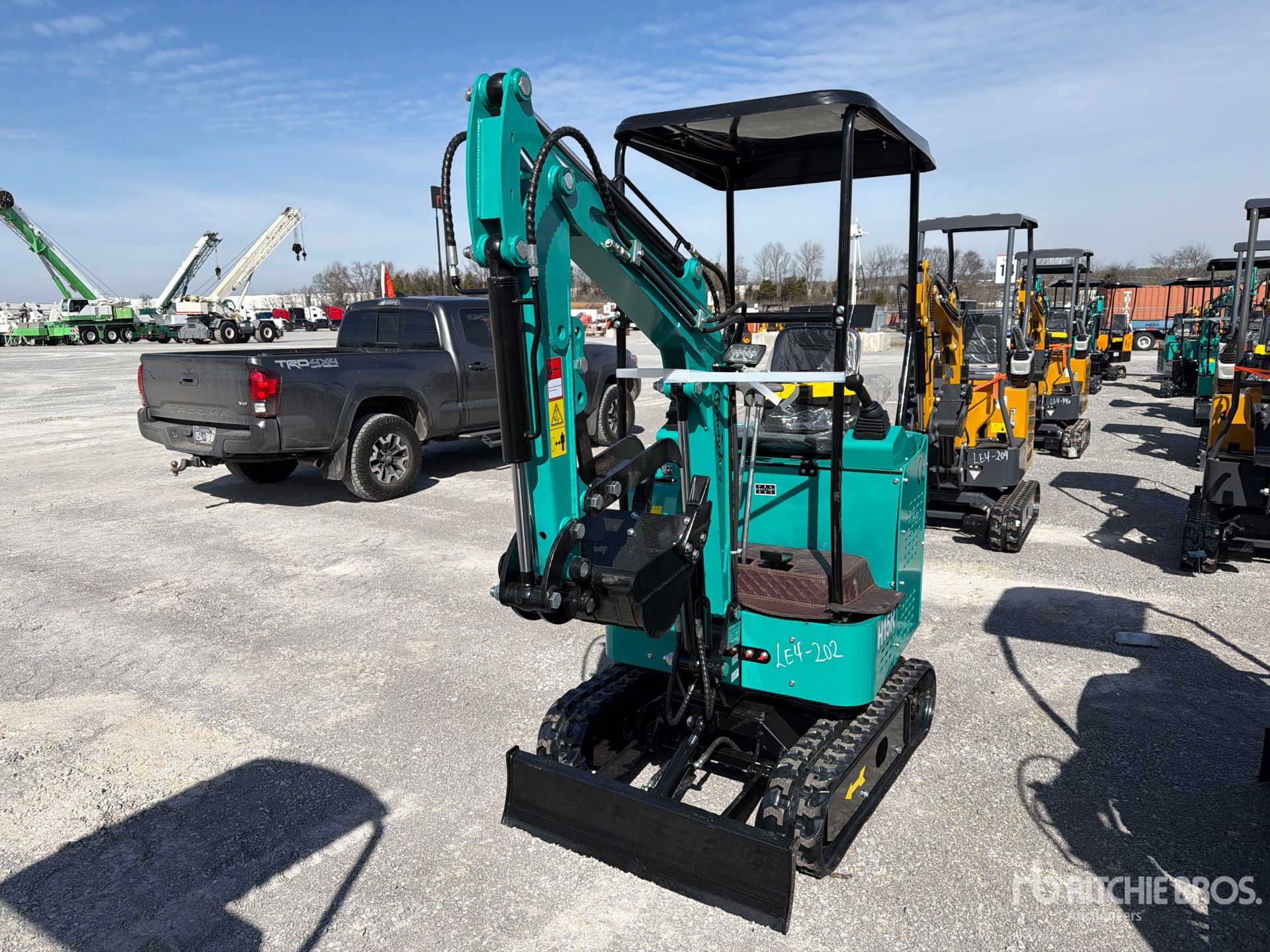 General Appearance with Picture, Left Front Corner