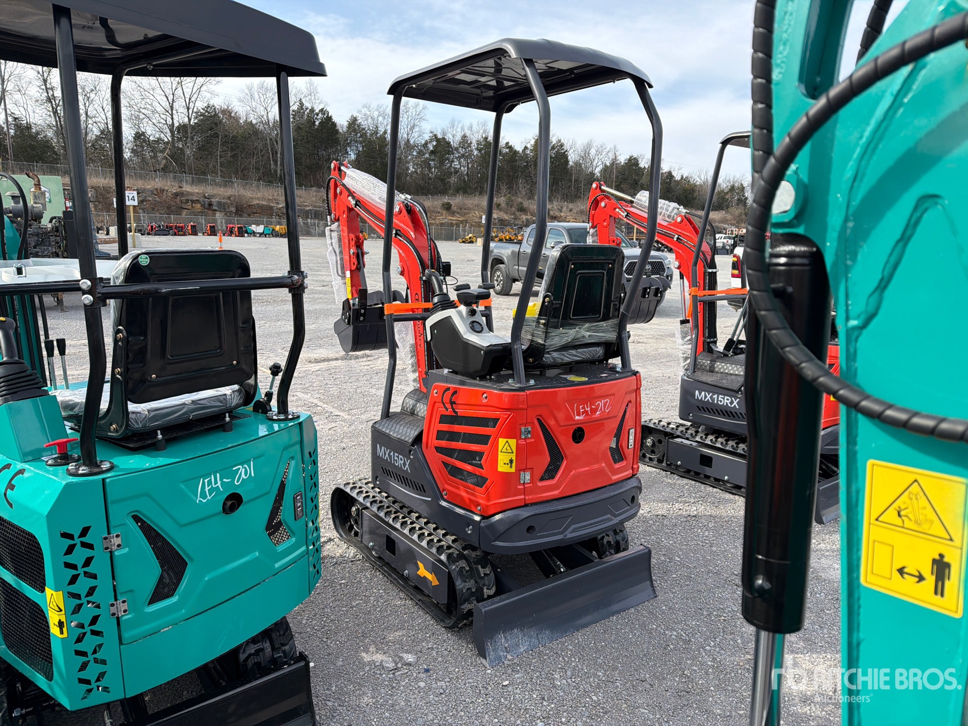 General Appearance with Picture, Left Rear Corner