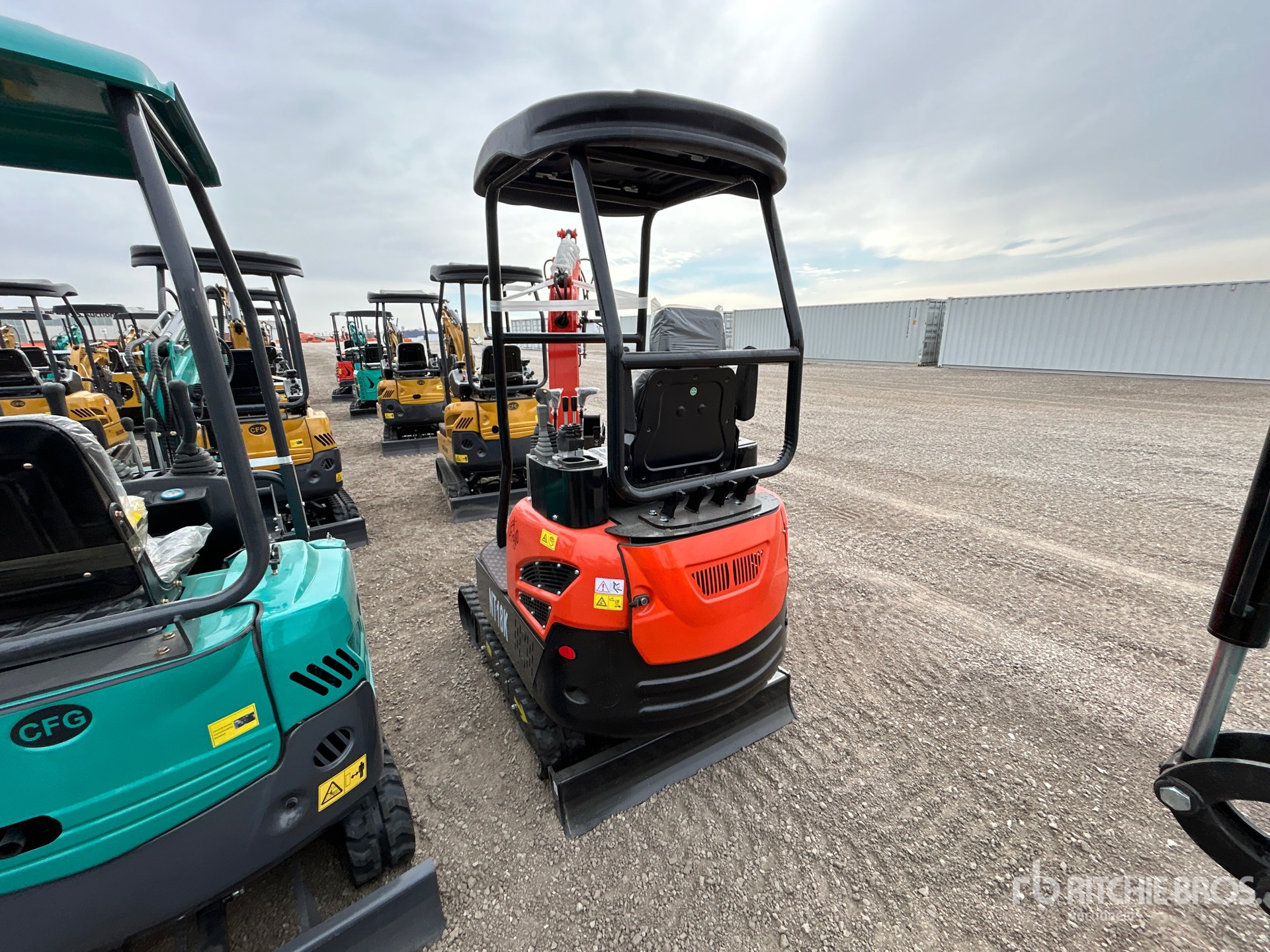 General Appearance with Bild, Ecke hinten links