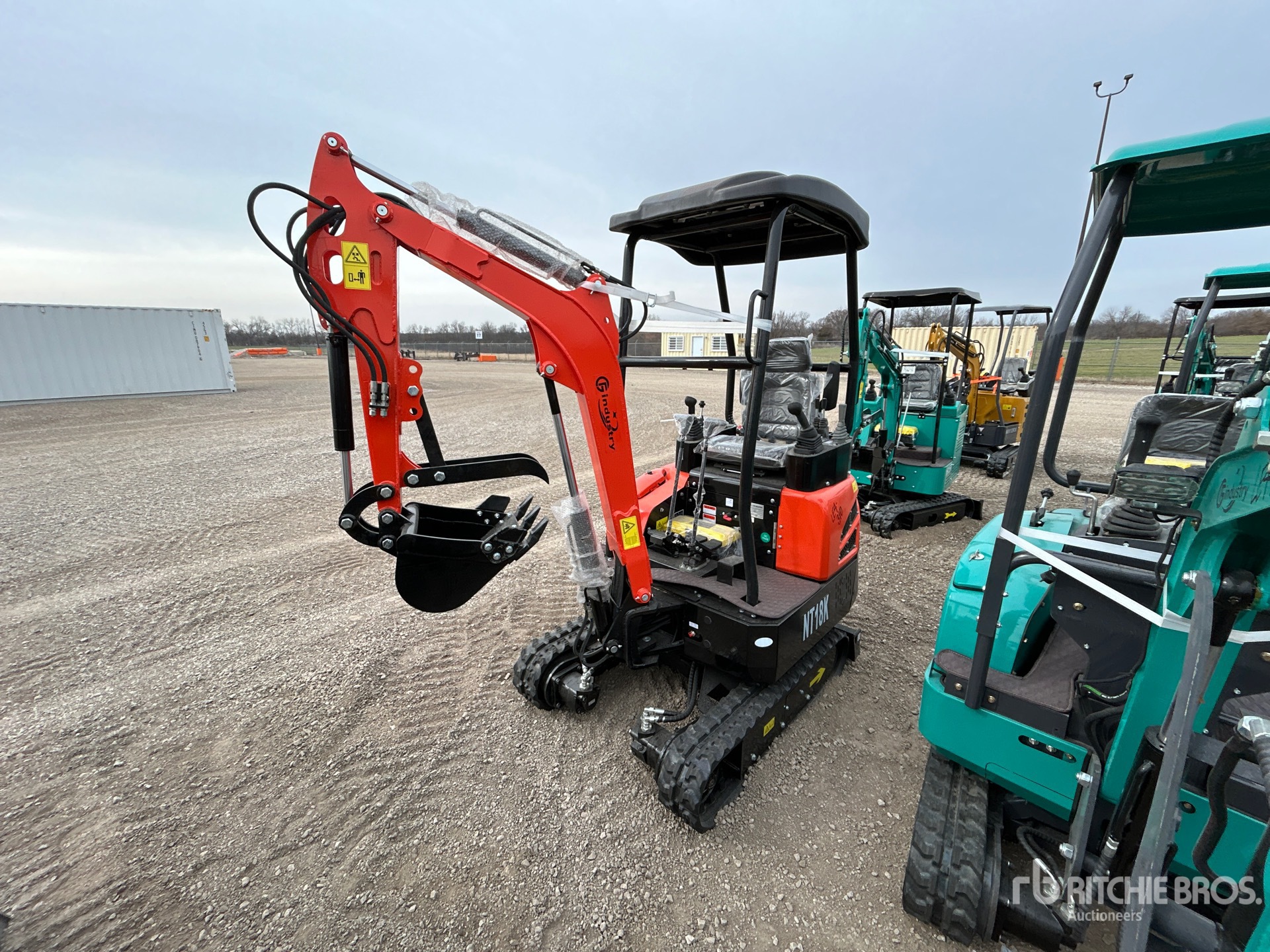 General Appearance with Bild, Ecke vorne links