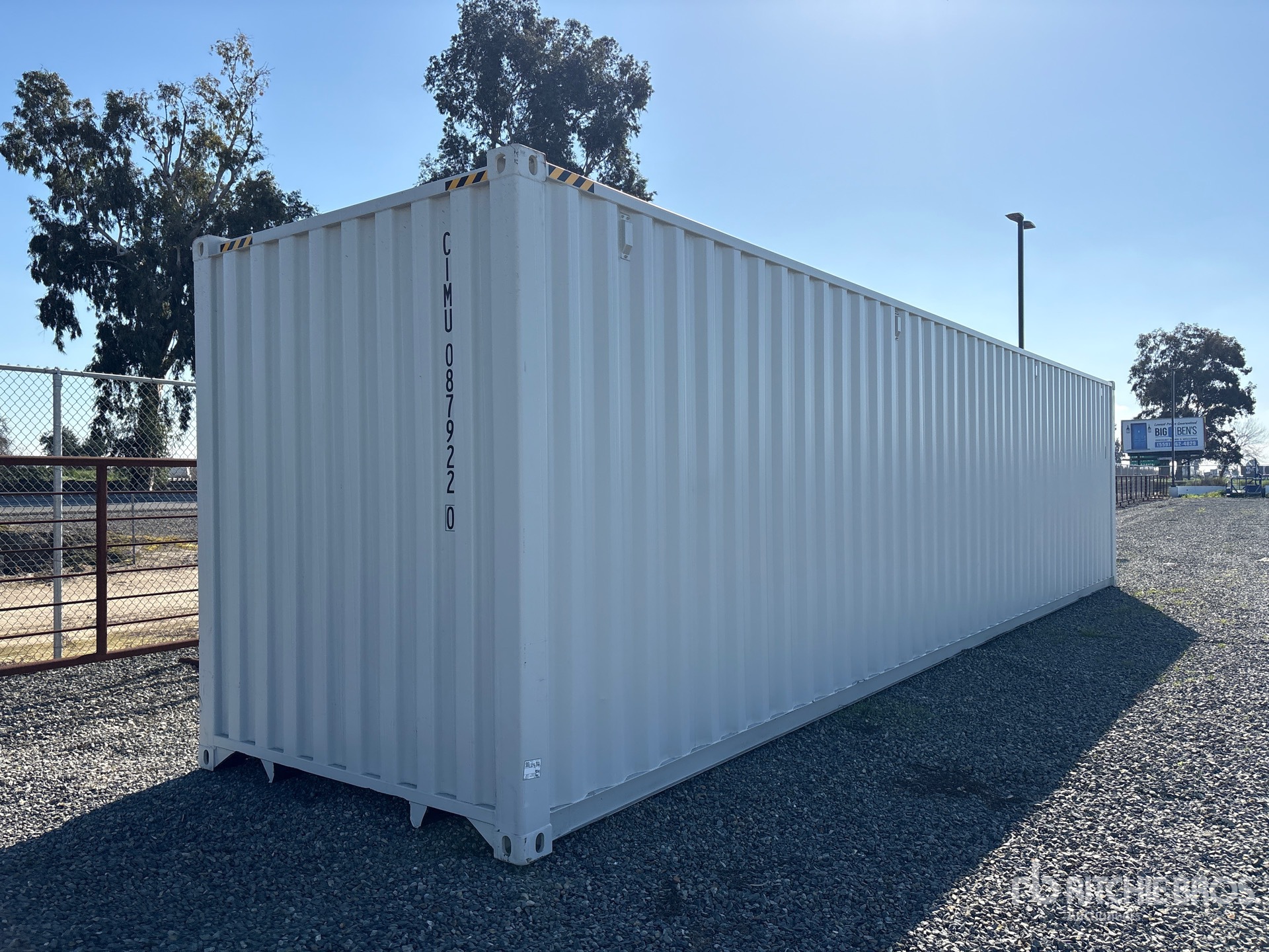 Aspect général with Image, coin arrière droit