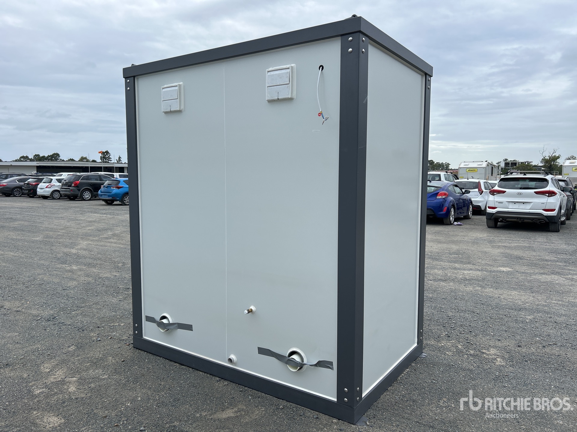 General Appearance with Picture, Right Rear Corner