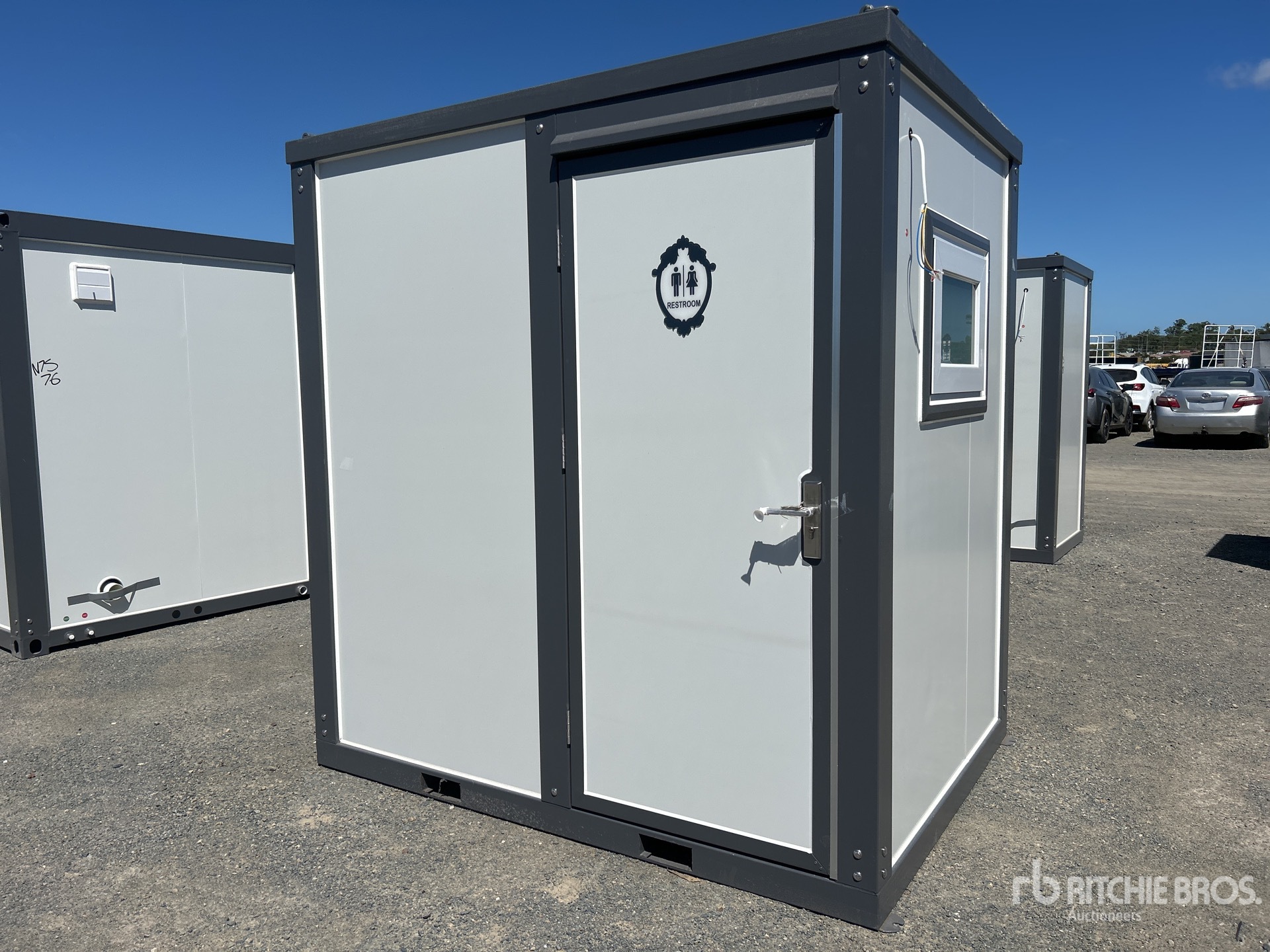 General Appearance with Image, coin avant gauche