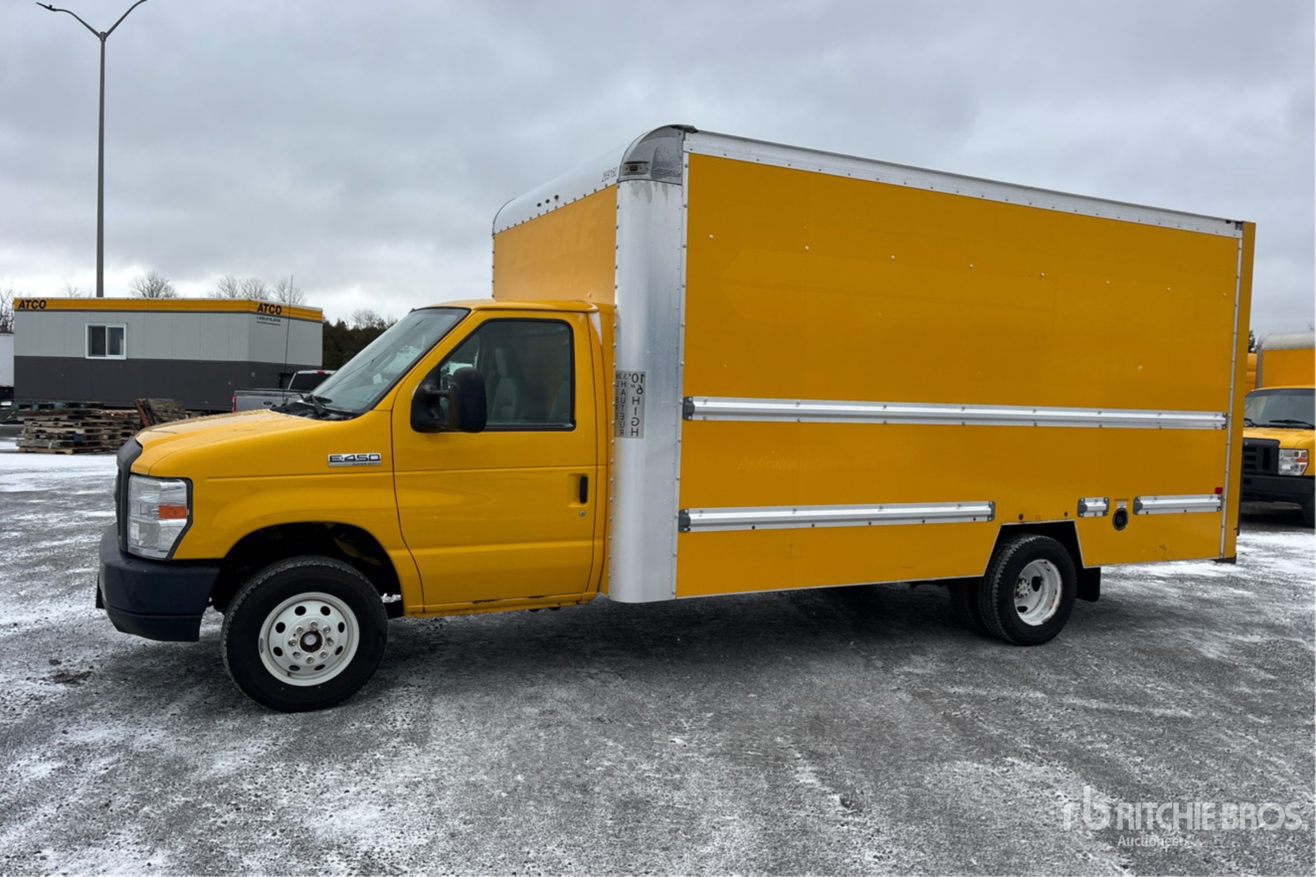 General Appearance with Foto, angolo anteriore sinistro