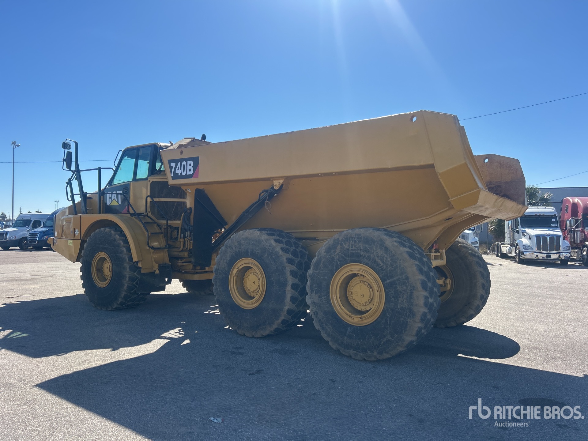 Aspect général with Image, coin arrière gauche