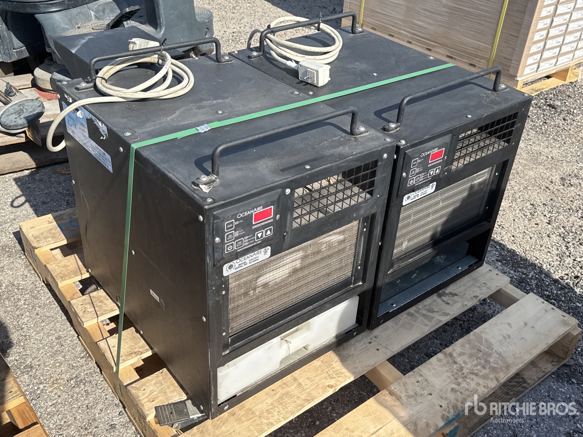 General Appearance with Bild, Ecke vorne rechts