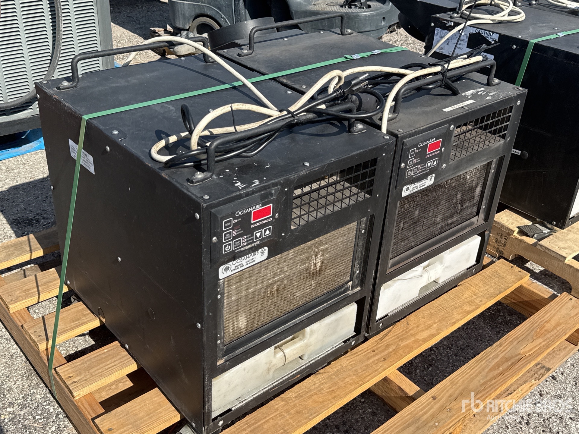 General Appearance with Bild, Ecke vorne rechts