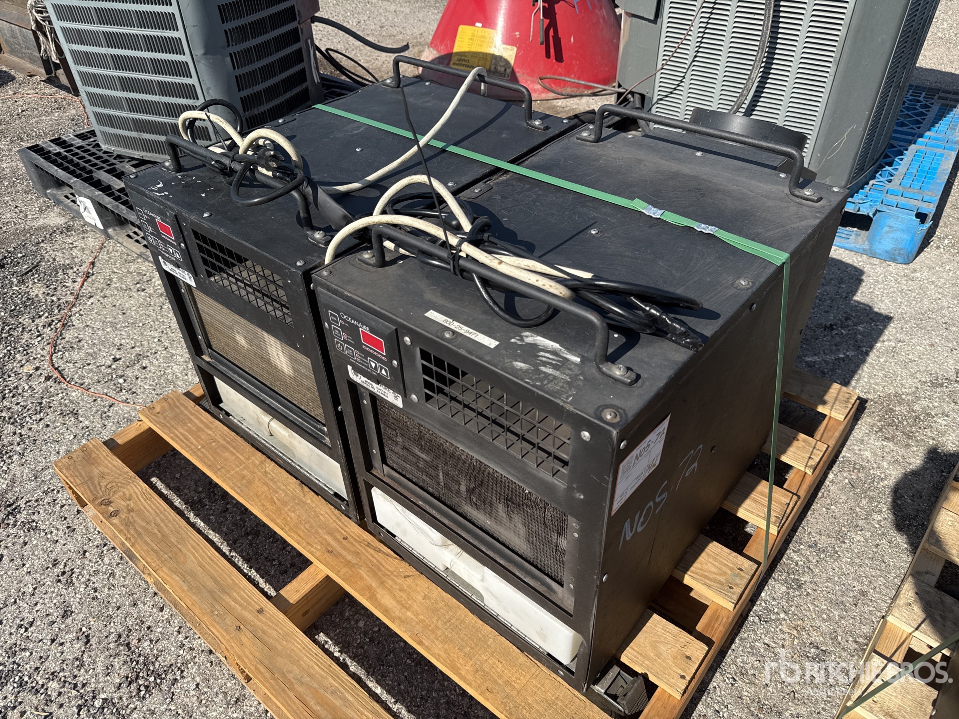 General Appearance with Bild, Ecke vorne links