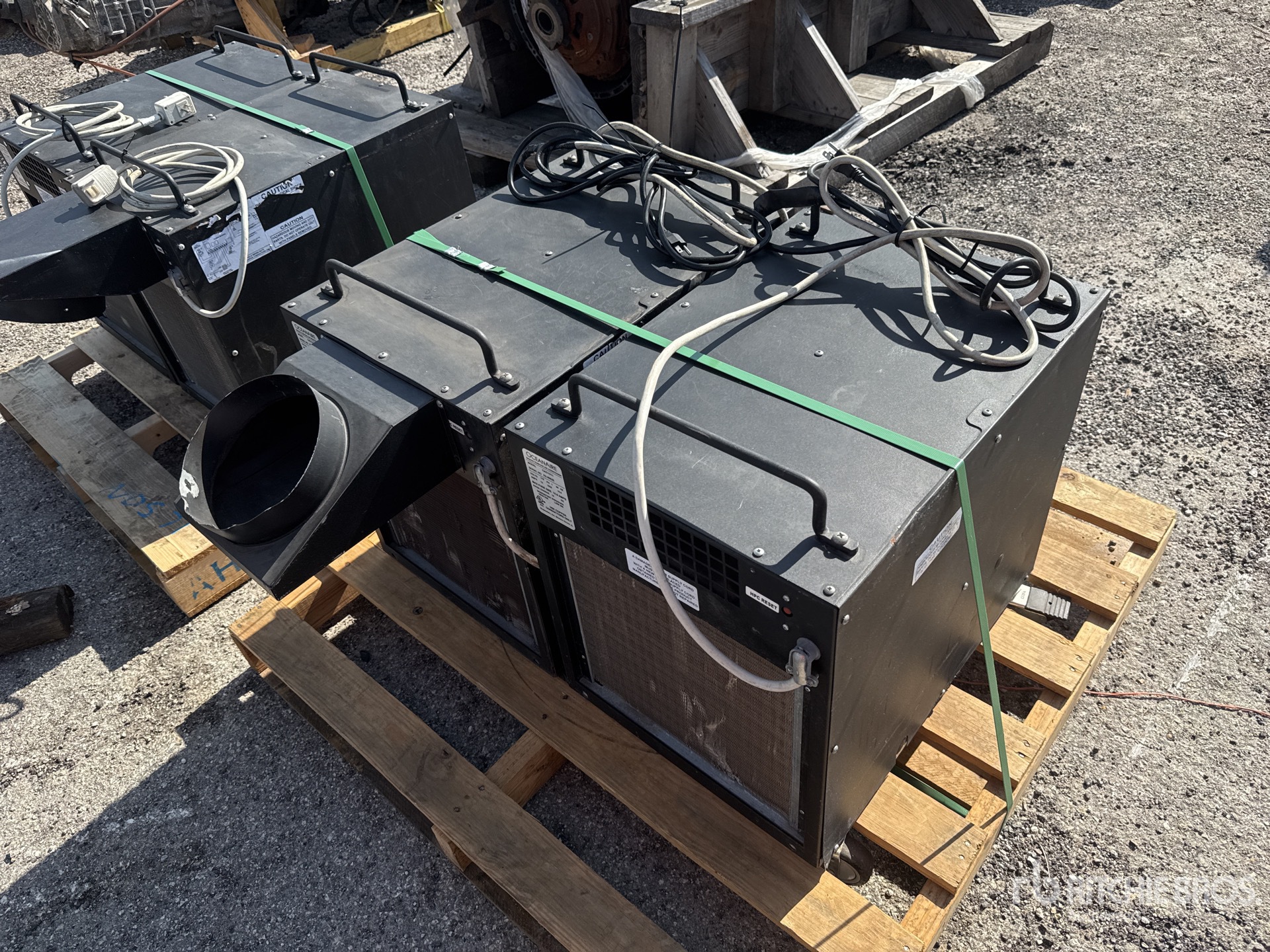 General Appearance with Bild, Ecke hinten rechts