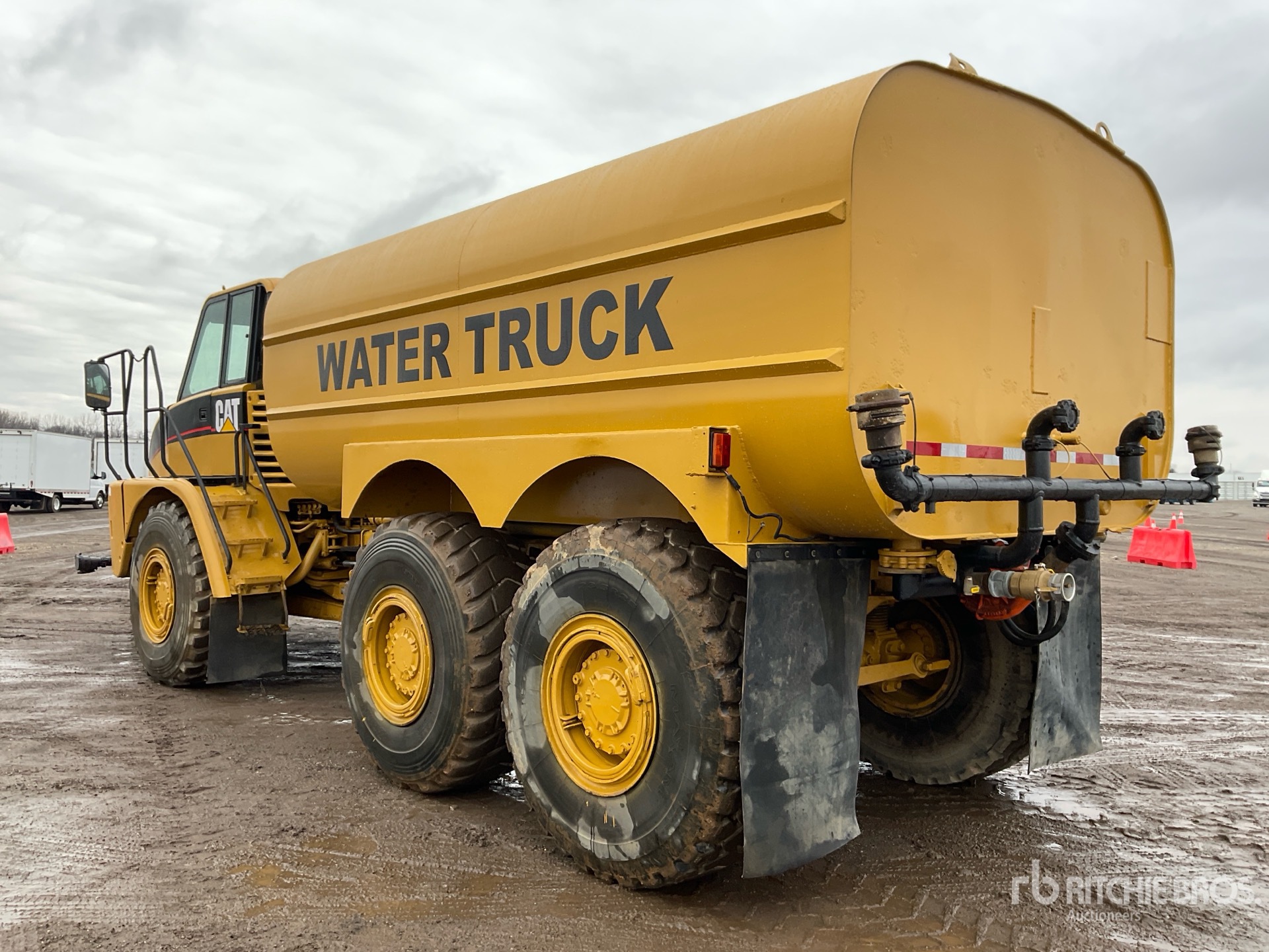 General Appearance with Foto, angolo posteriore sinistro