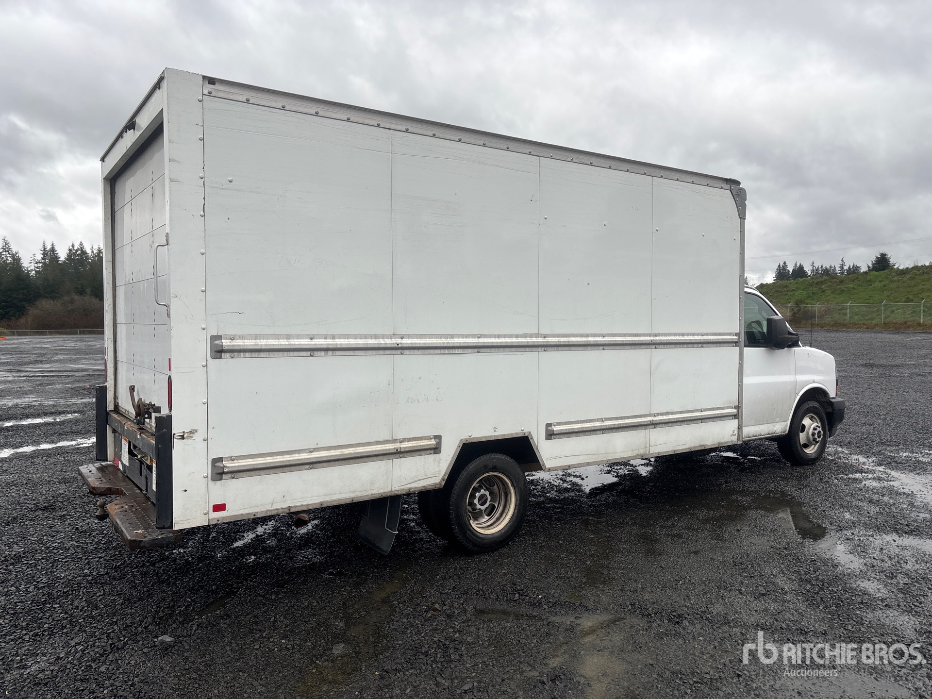 General Appearance with Picture, Right Rear Corner