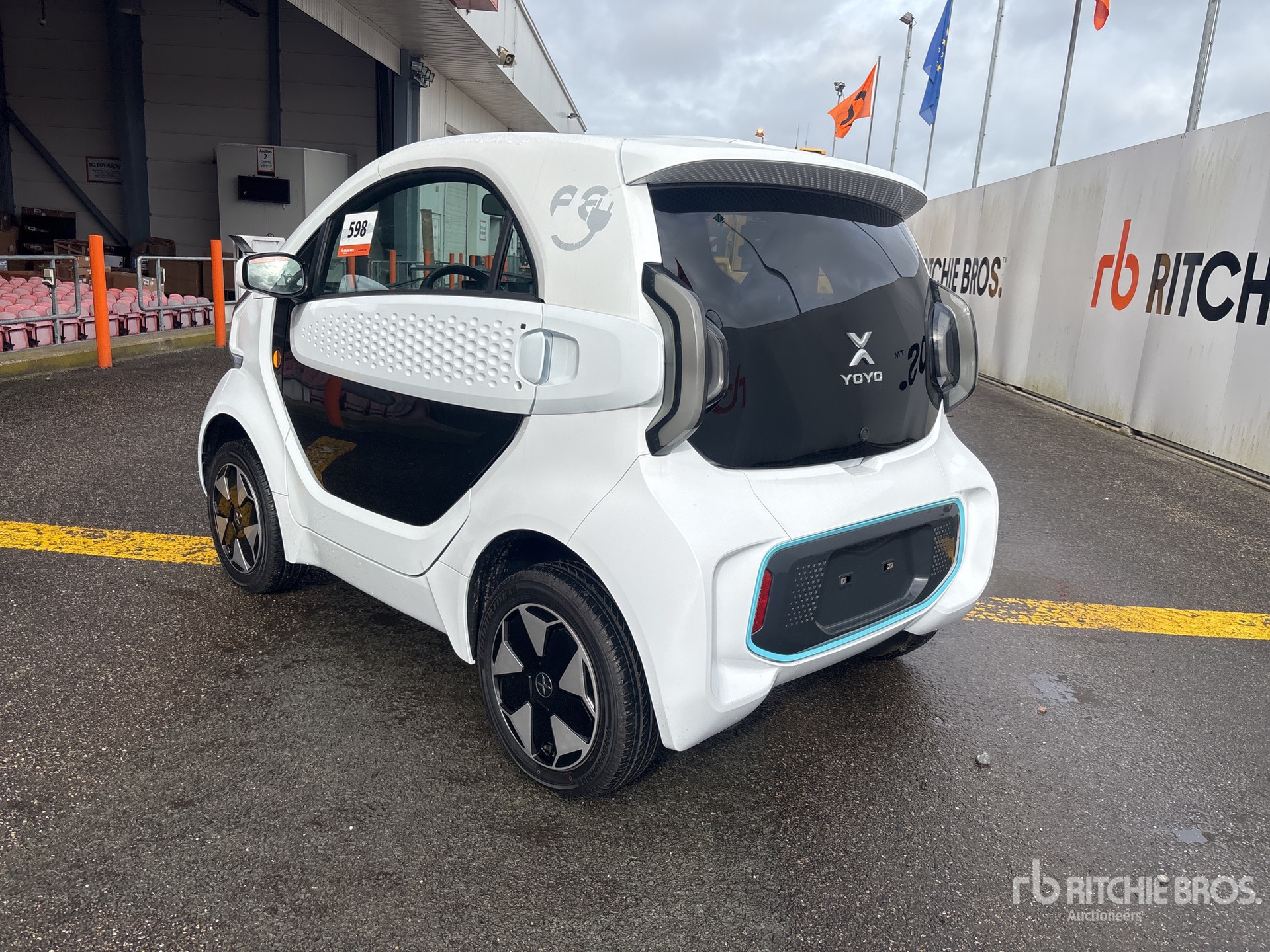 General Appearance with Bild, Ecke hinten links