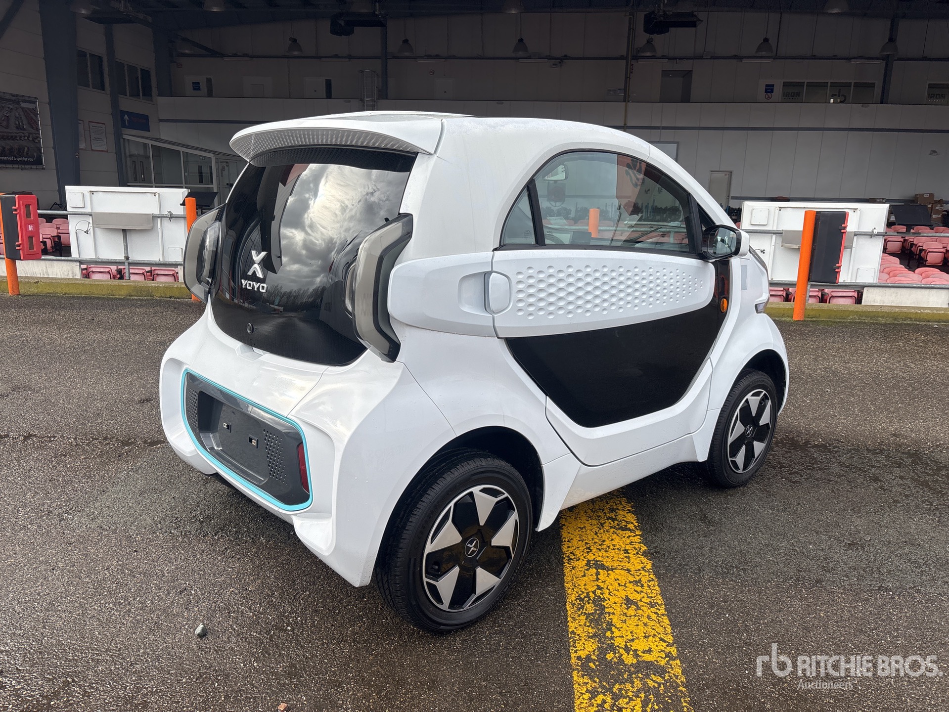 General Appearance with Bild, Ecke hinten rechts