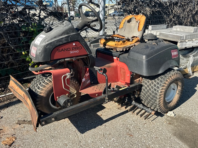 Toro Sand Pro 3040 Ride-On Hydraulic Sand rake (Inoperable)