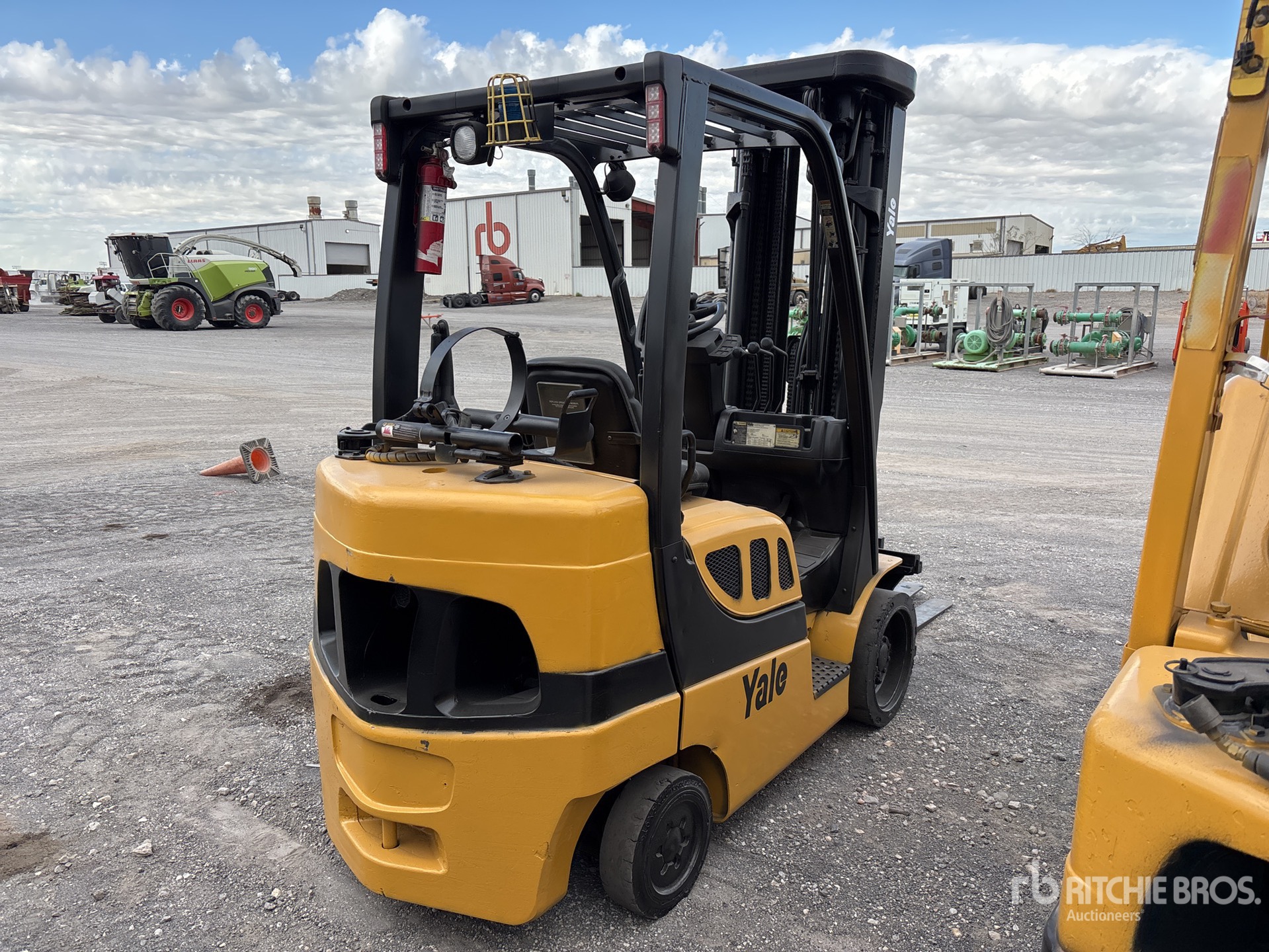 Aspect général with Image, coin arrière droit