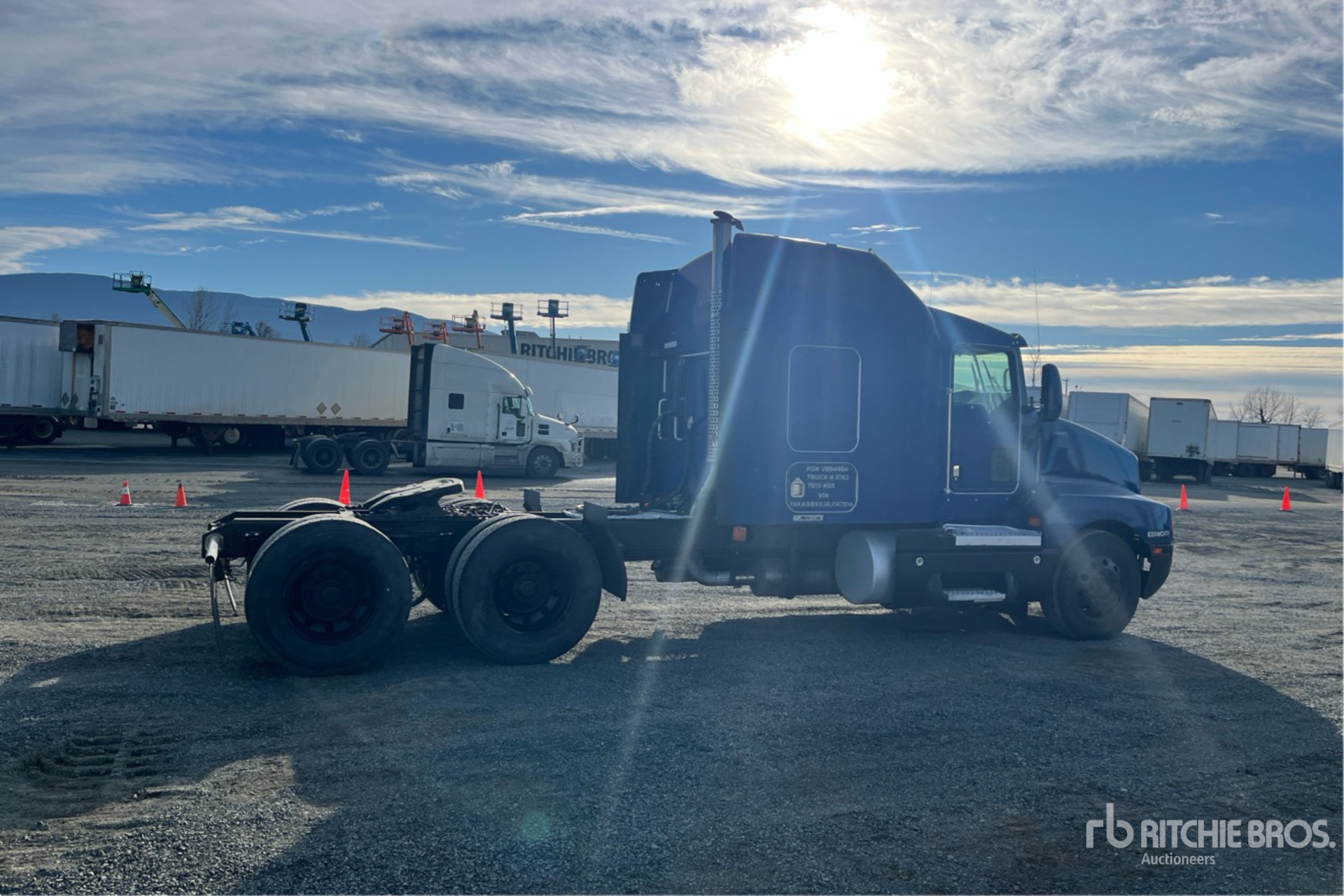 Aspect général with Image, coin arrière droit