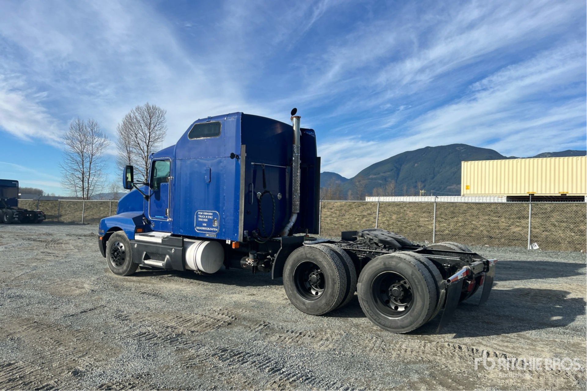 Aspect général with Image, coin arrière gauche