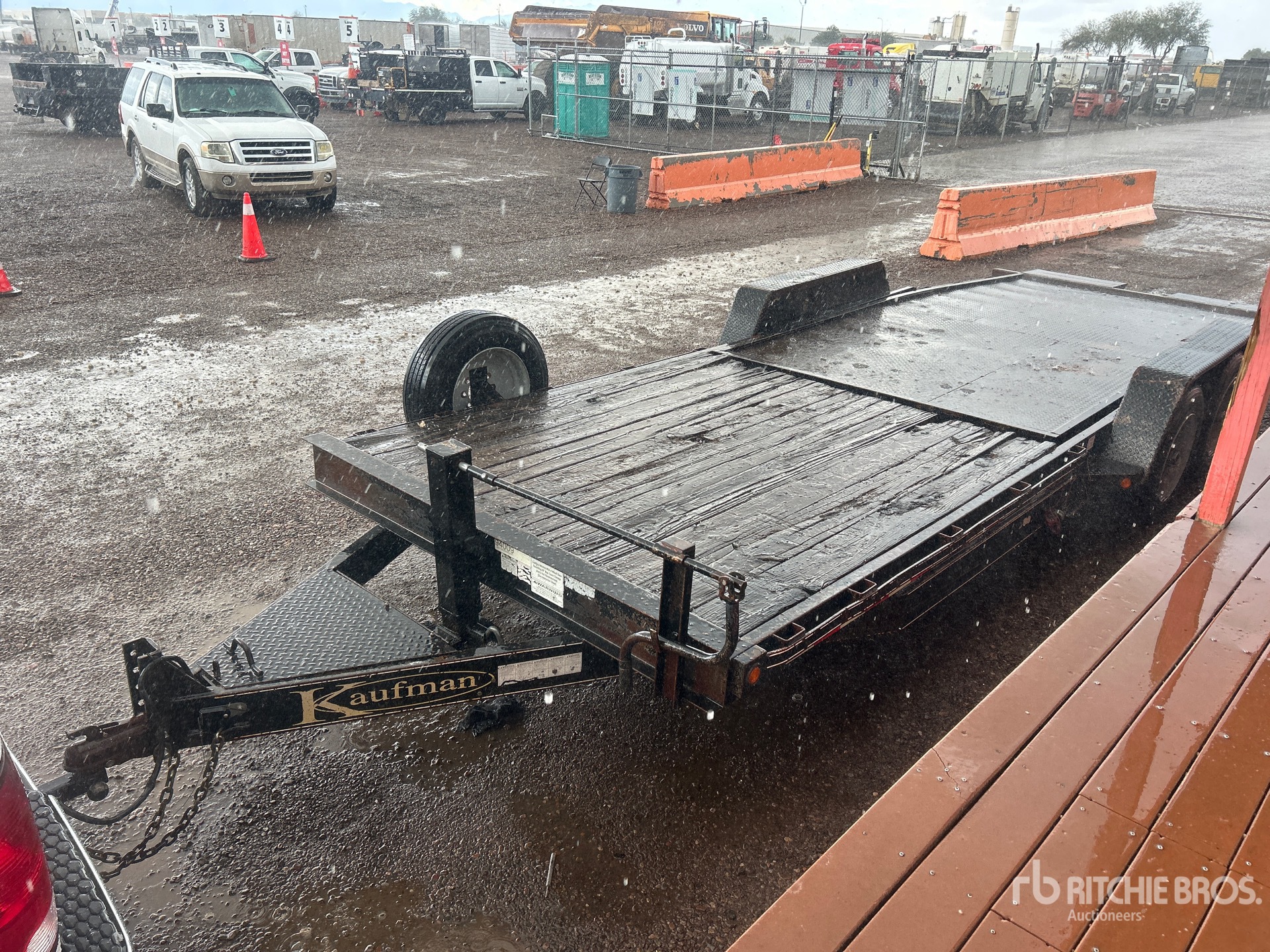 General Appearance with Featured Photo