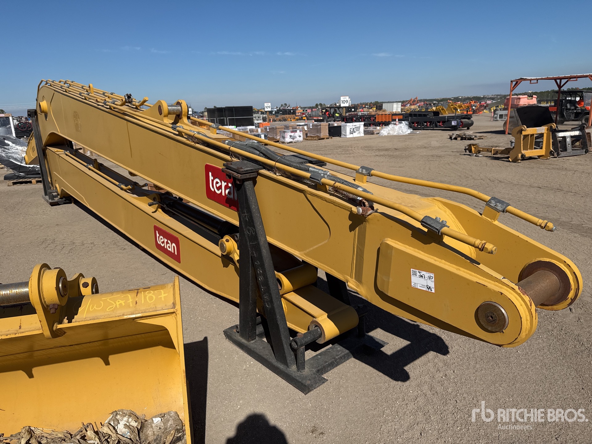 Aspect général with Image, coin arrière gauche