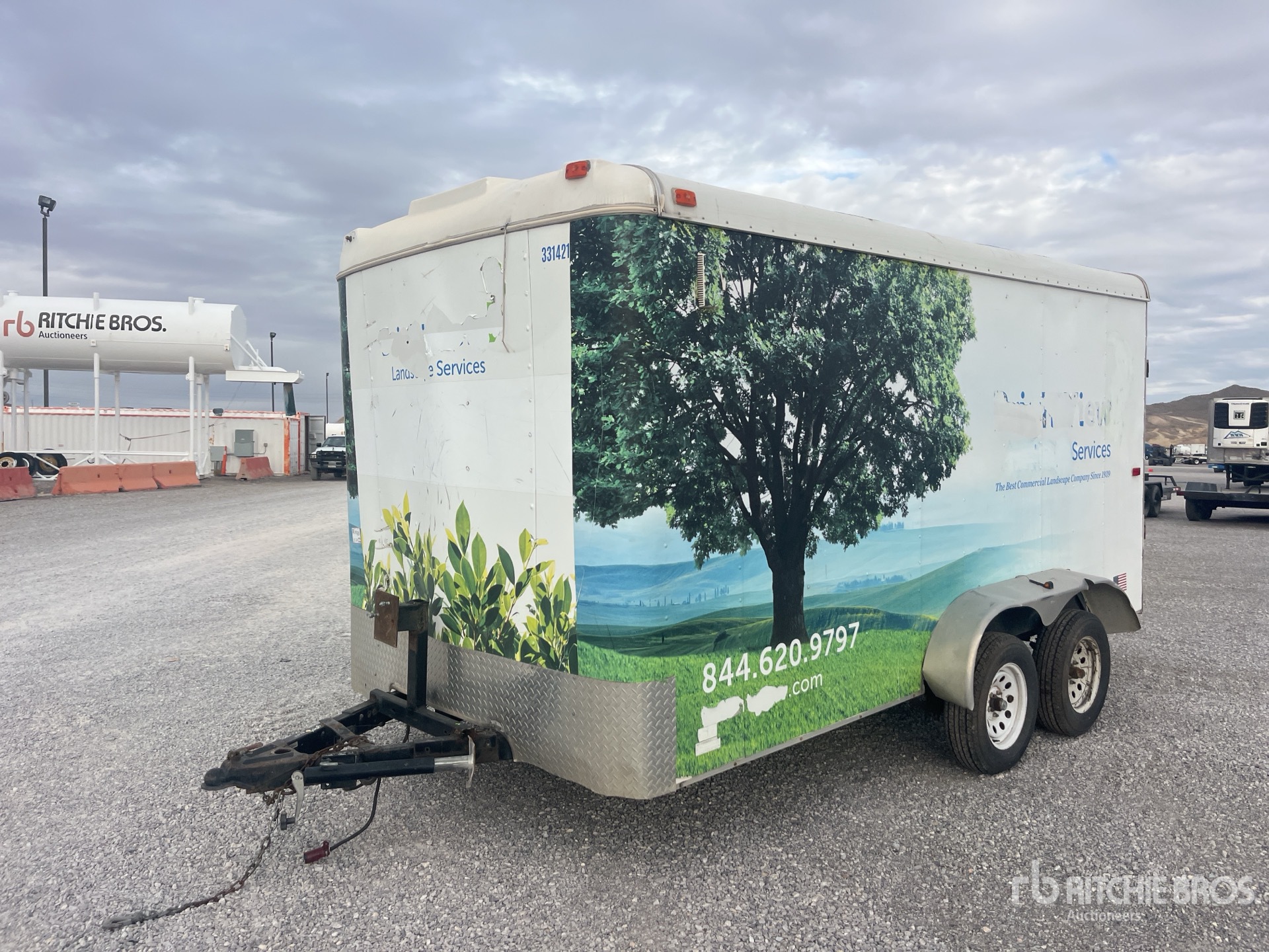 General Appearance with Bild, Ecke vorne links