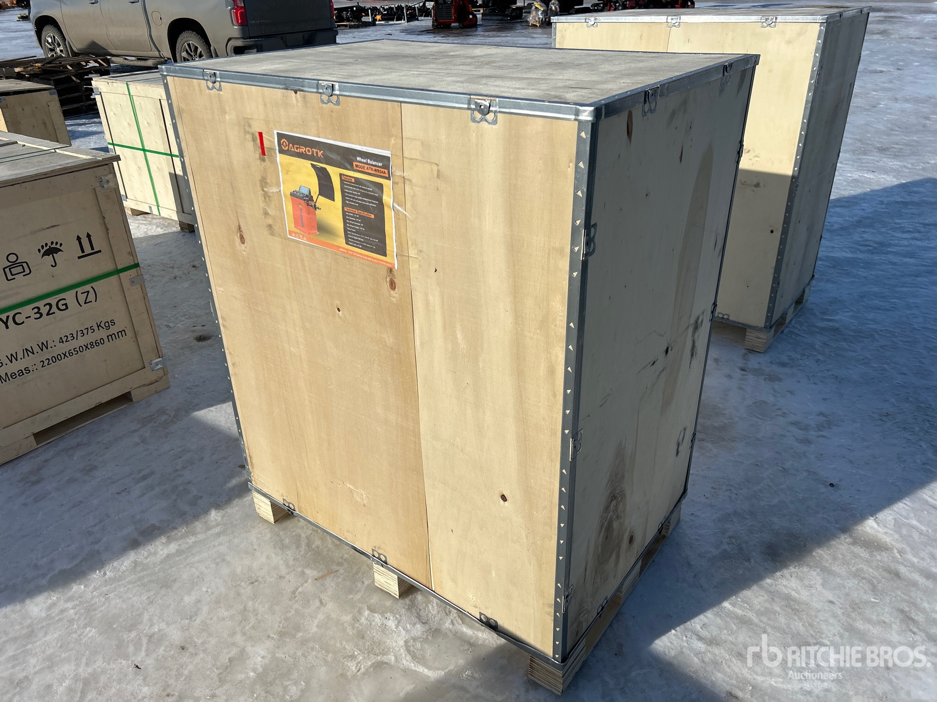 General Appearance with Picture, Right Rear Corner